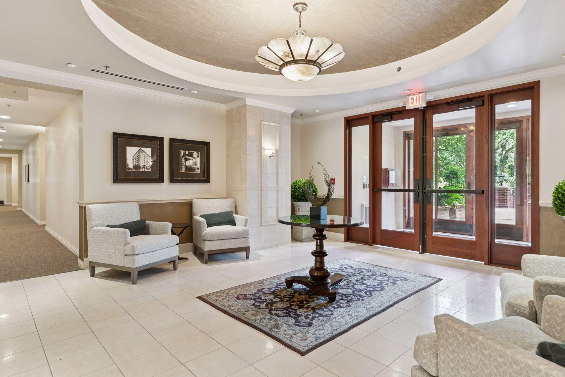 370 Marshall Avenue Unit: 201