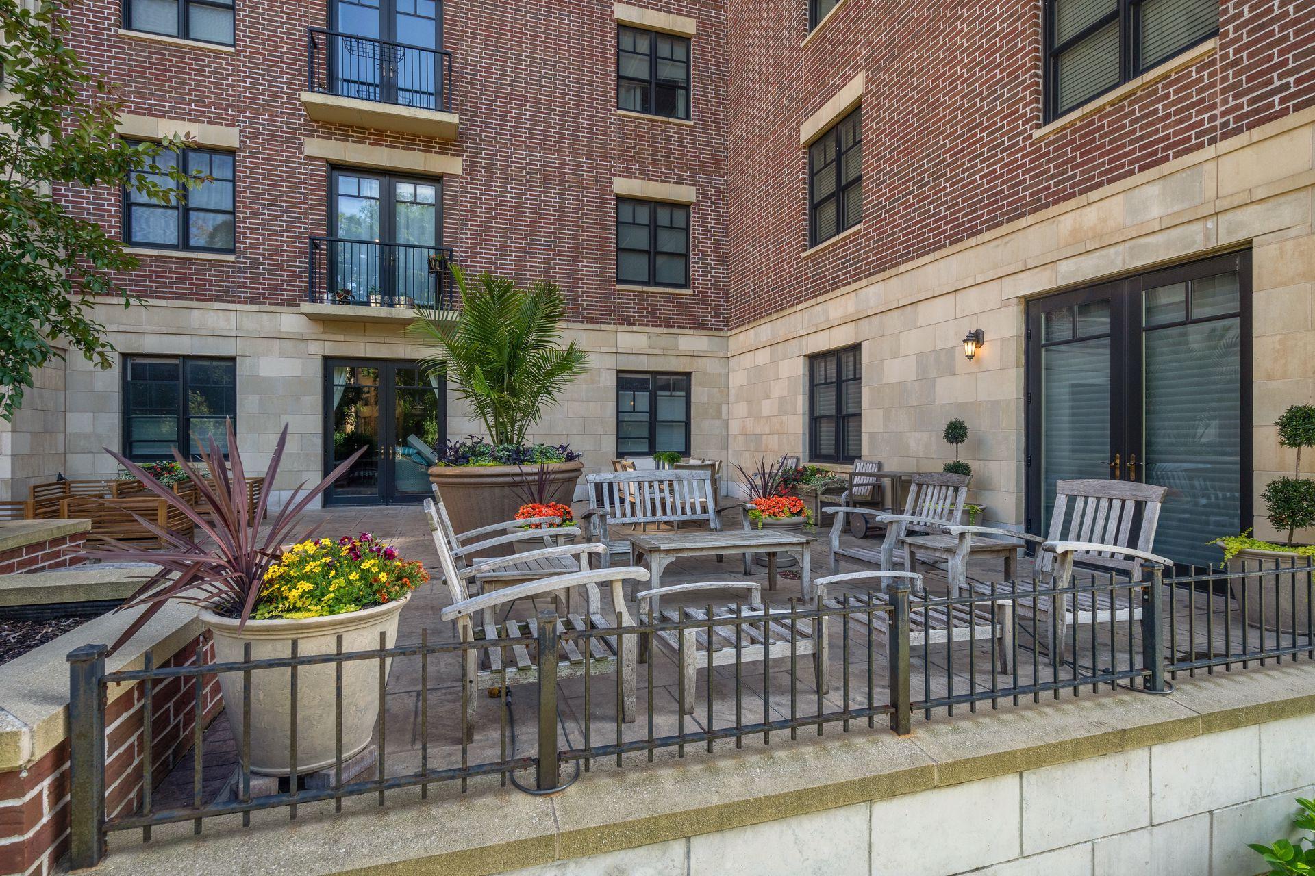 370 Marshall Avenue Unit: 201