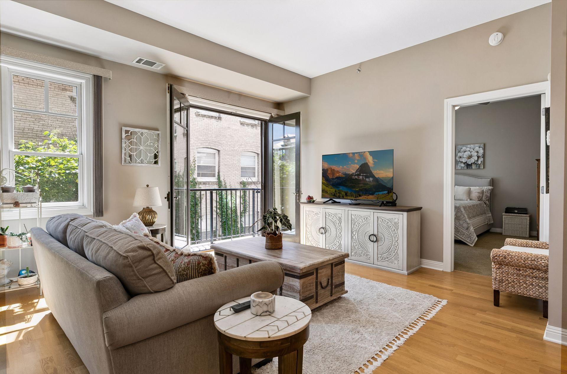 370 Marshall Avenue Unit: 201