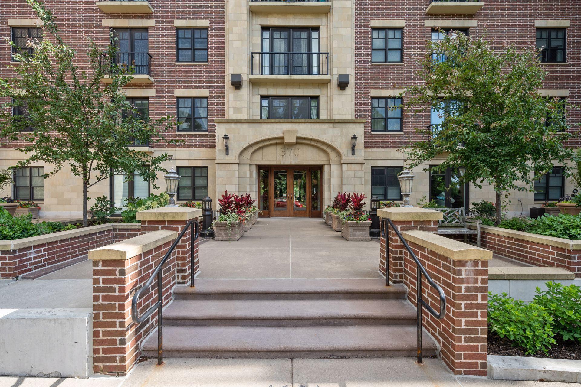 370 Marshall Avenue Unit: 201