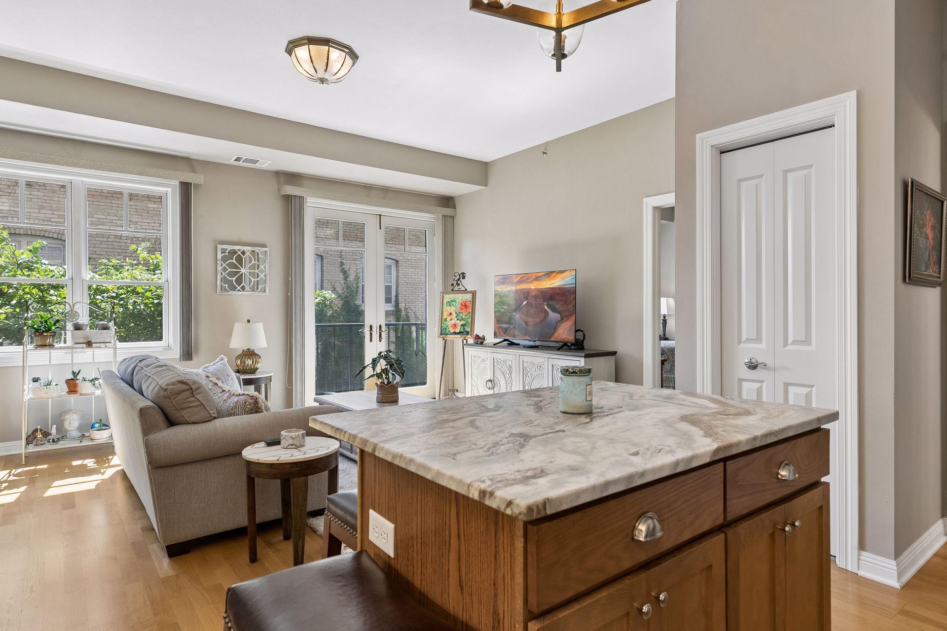 370 Marshall Avenue Unit: 201