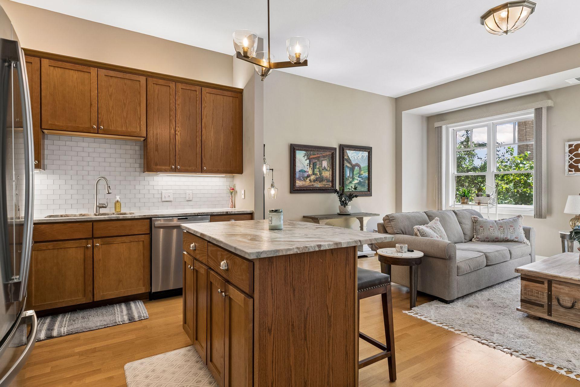 370 Marshall Avenue Unit: 201