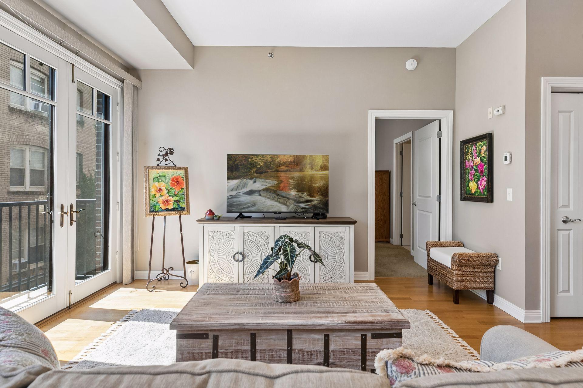 370 Marshall Avenue Unit: 201