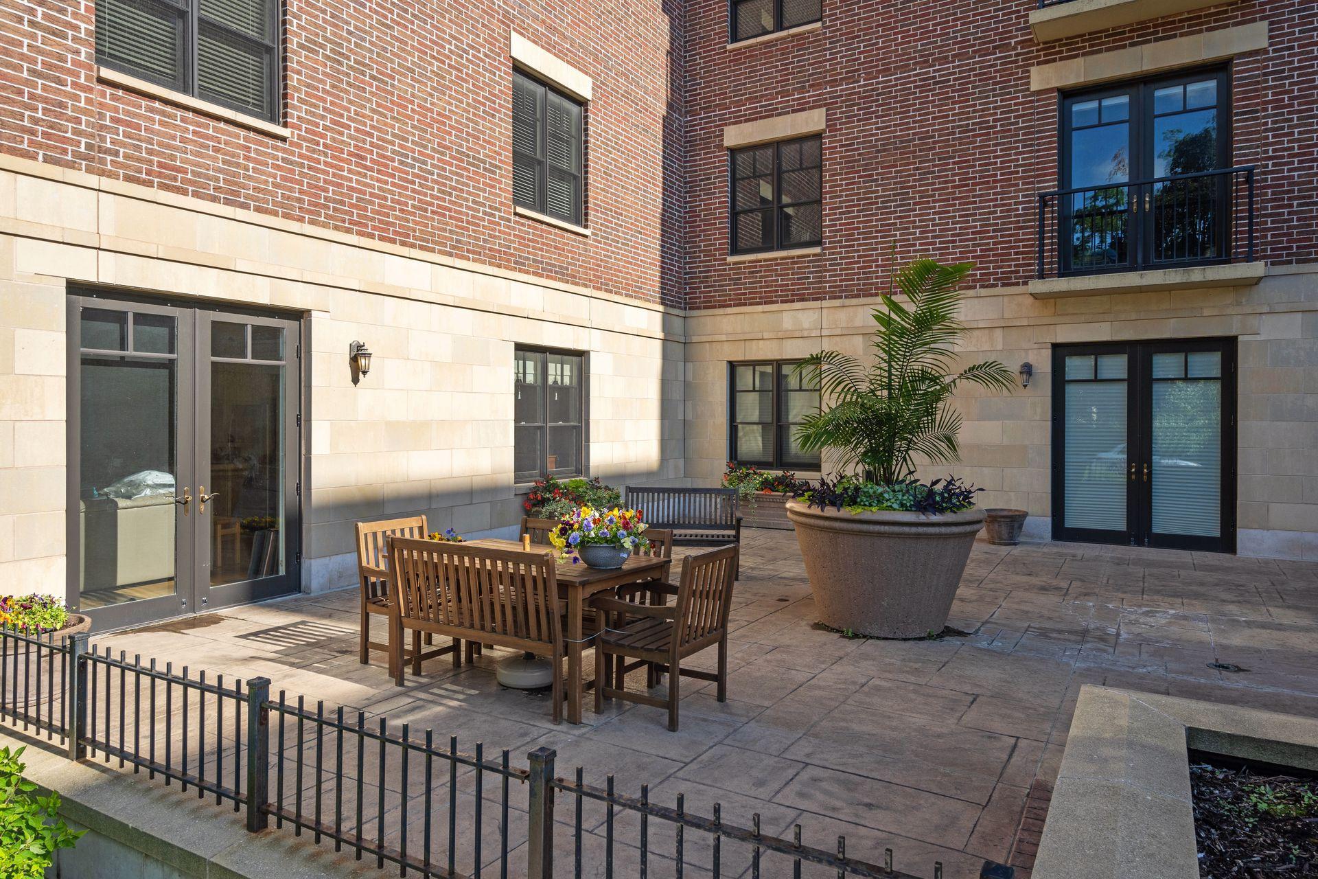 370 Marshall Avenue Unit: 201