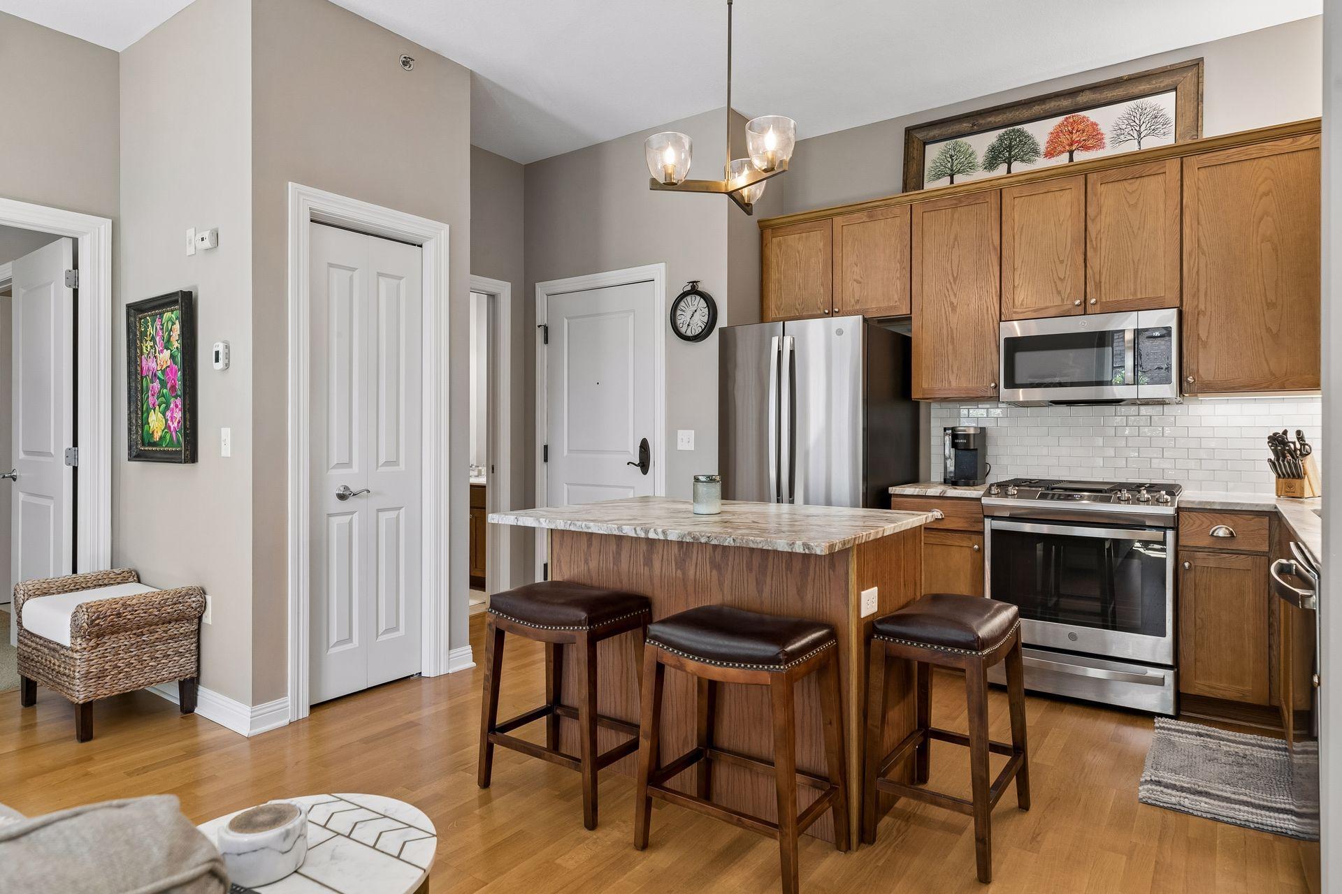 370 Marshall Avenue Unit: 201