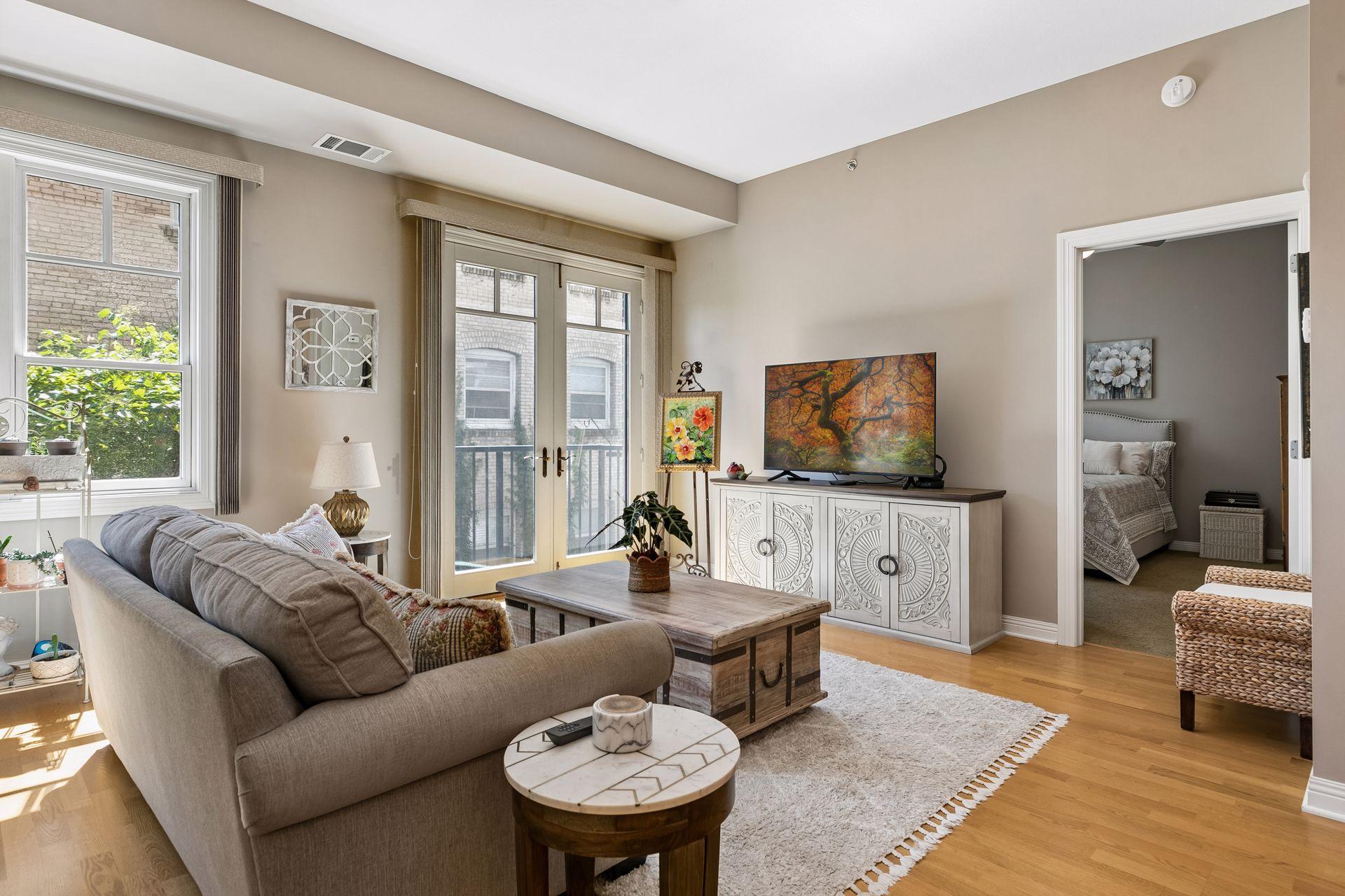 370 Marshall Avenue Unit: 201