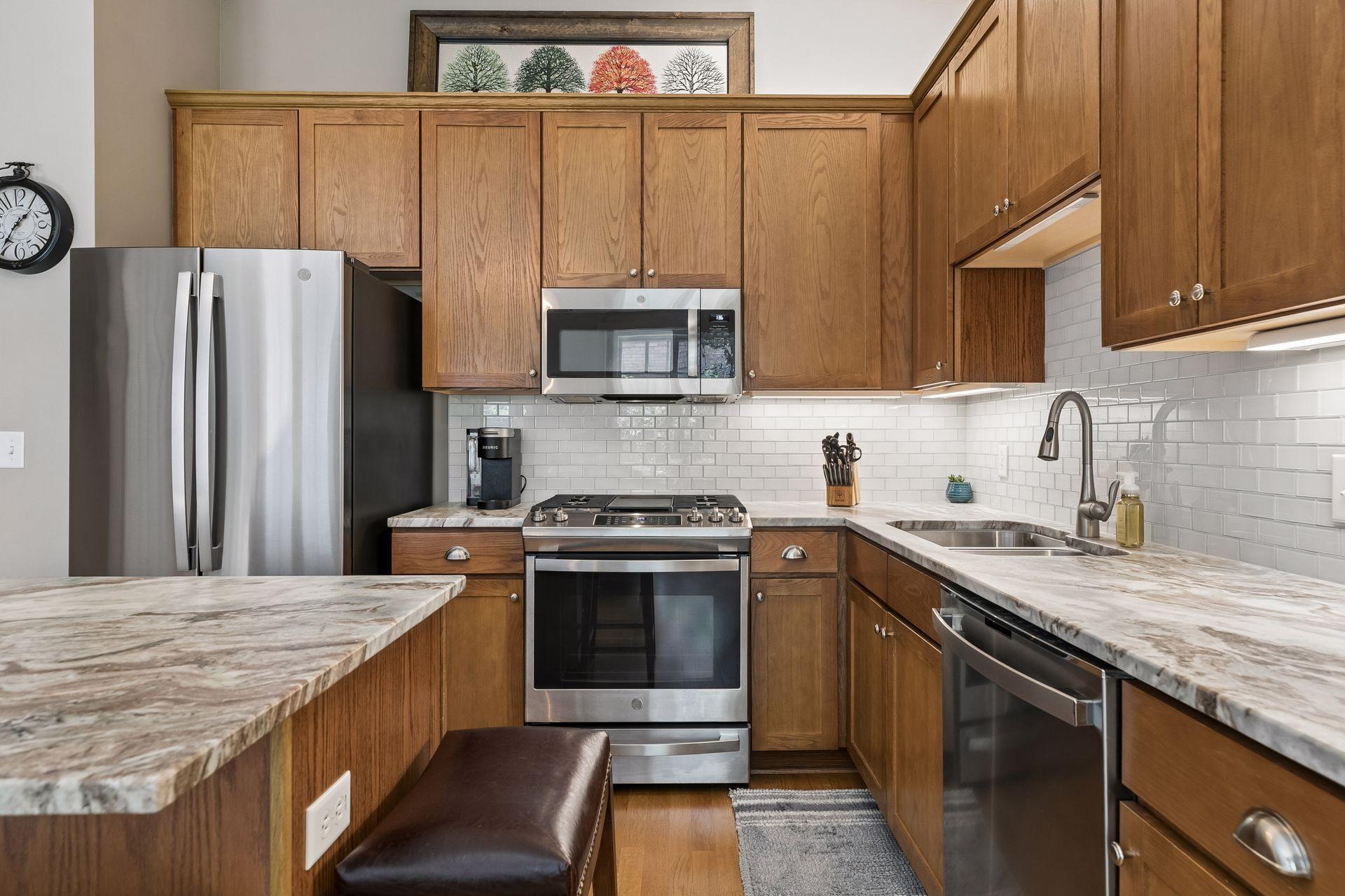 370 Marshall Avenue Unit: 201