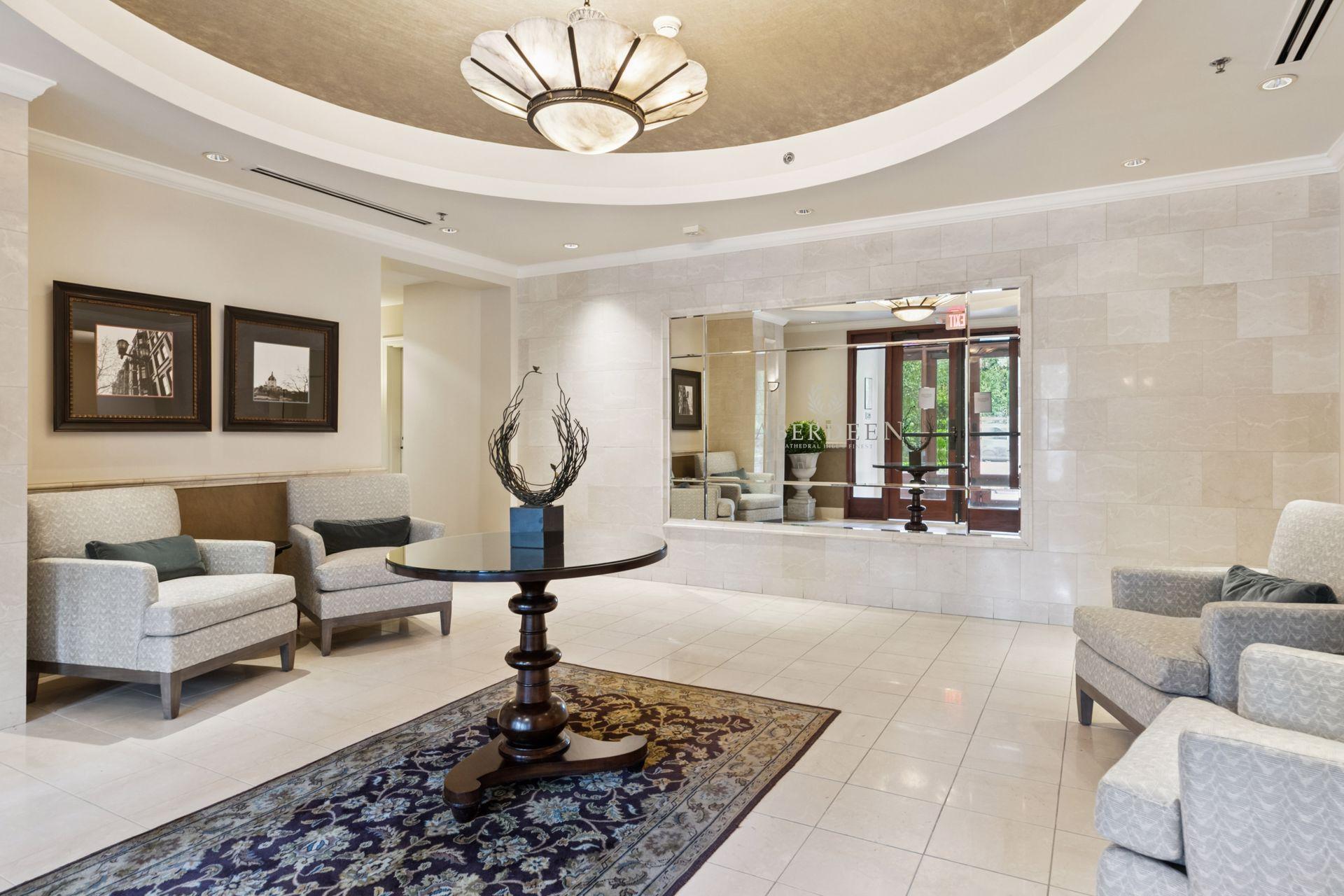 370 Marshall Avenue Unit: 201