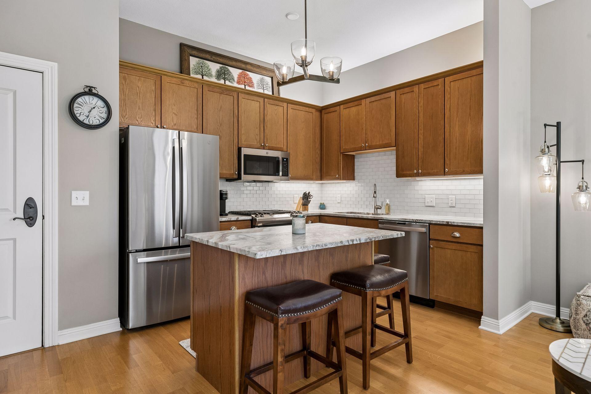 370 Marshall Avenue Unit: 201