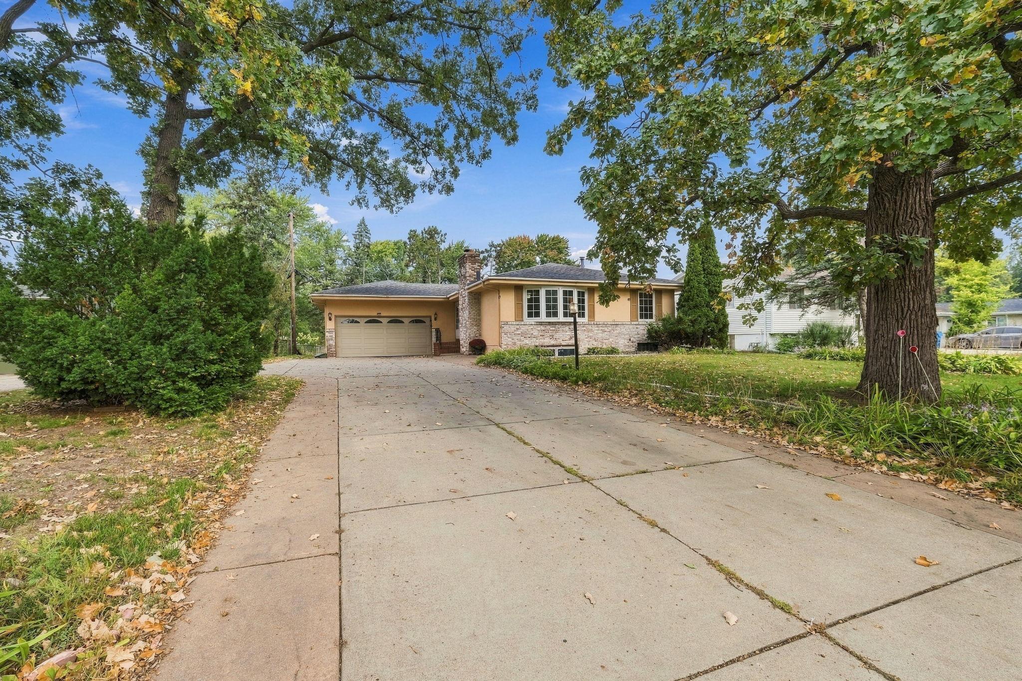 1436 E Old Shakopee Road