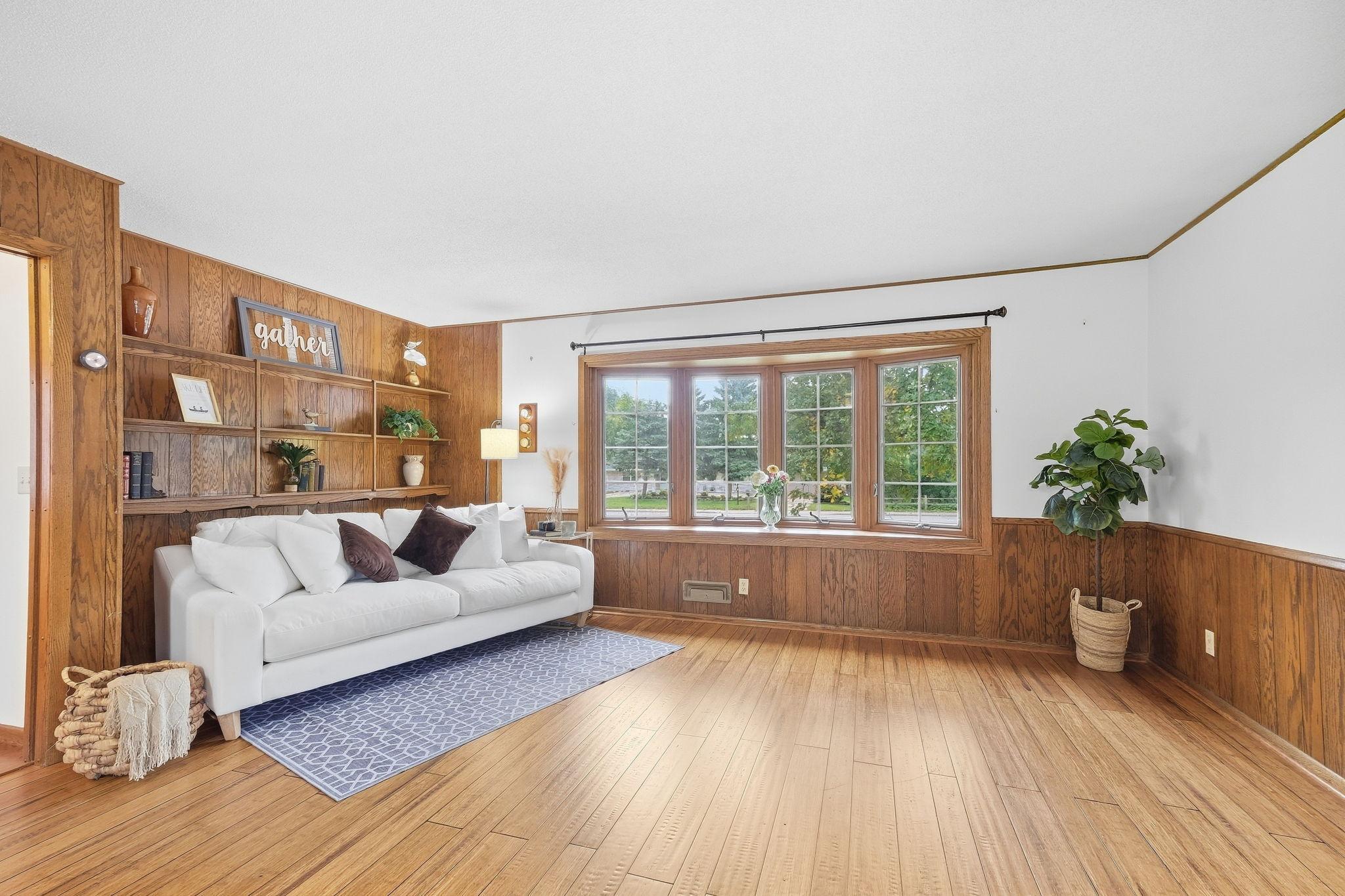 1436 E Old Shakopee Road