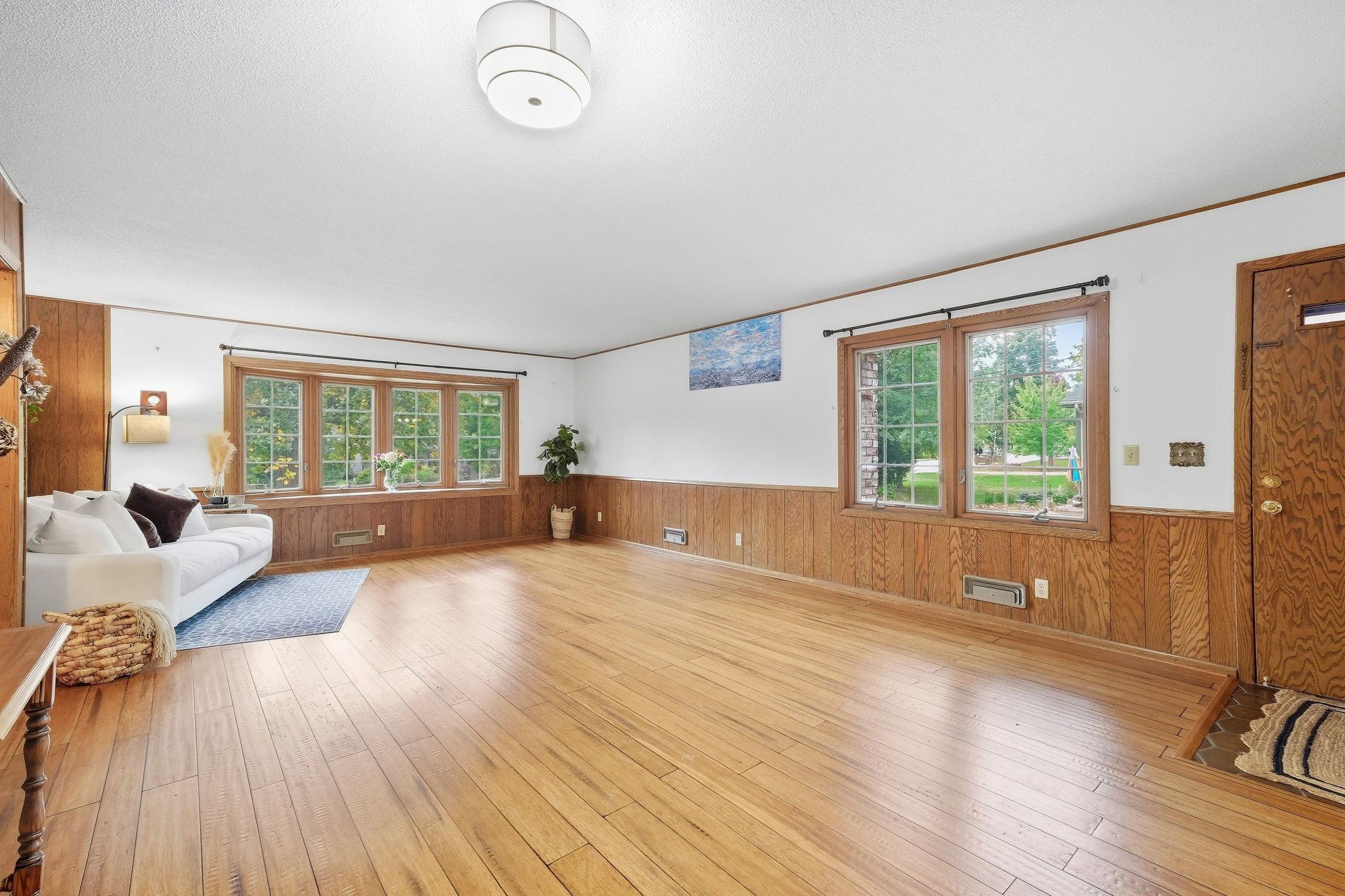 1436 E Old Shakopee Road