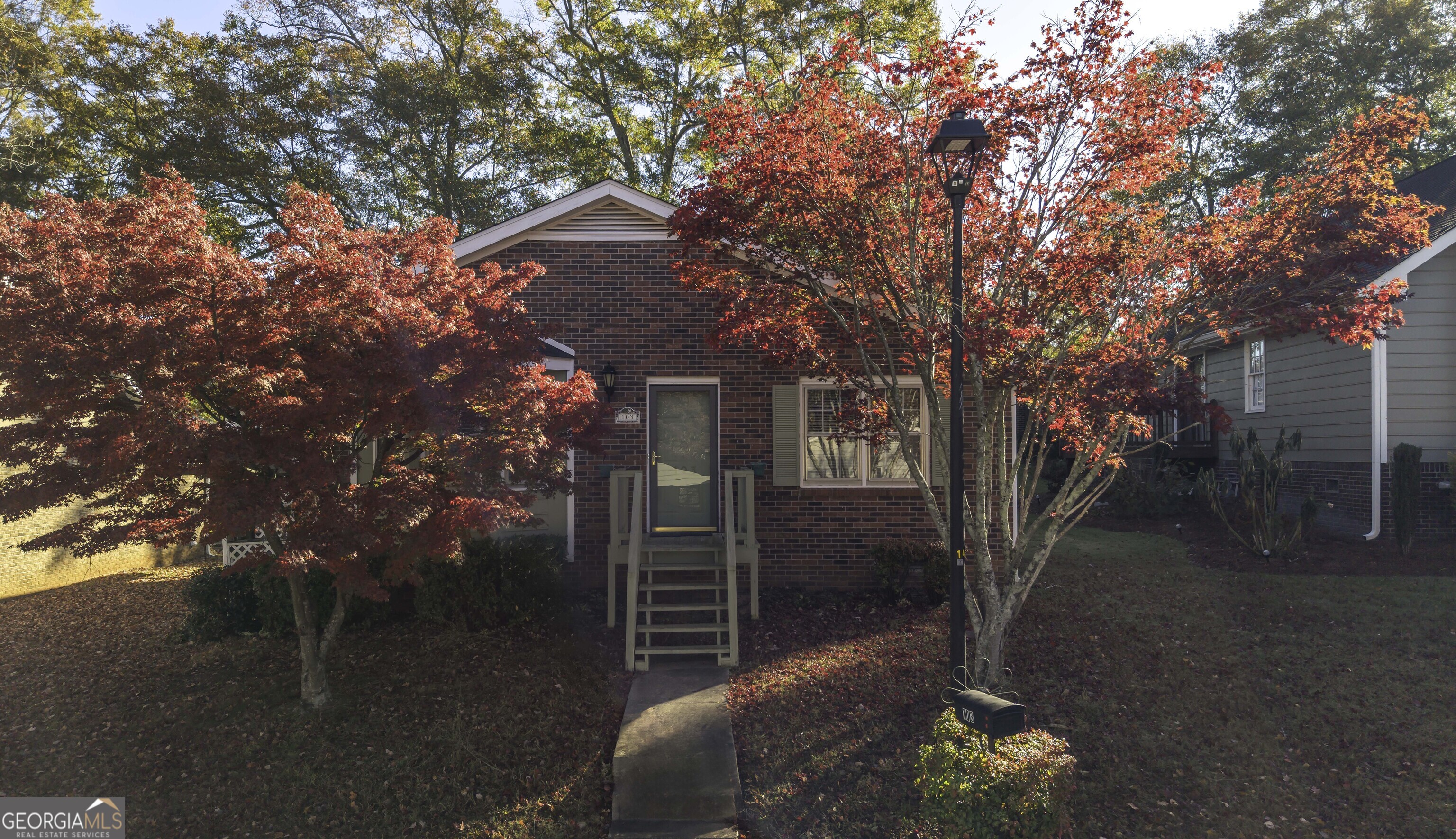 103 Oxford Square