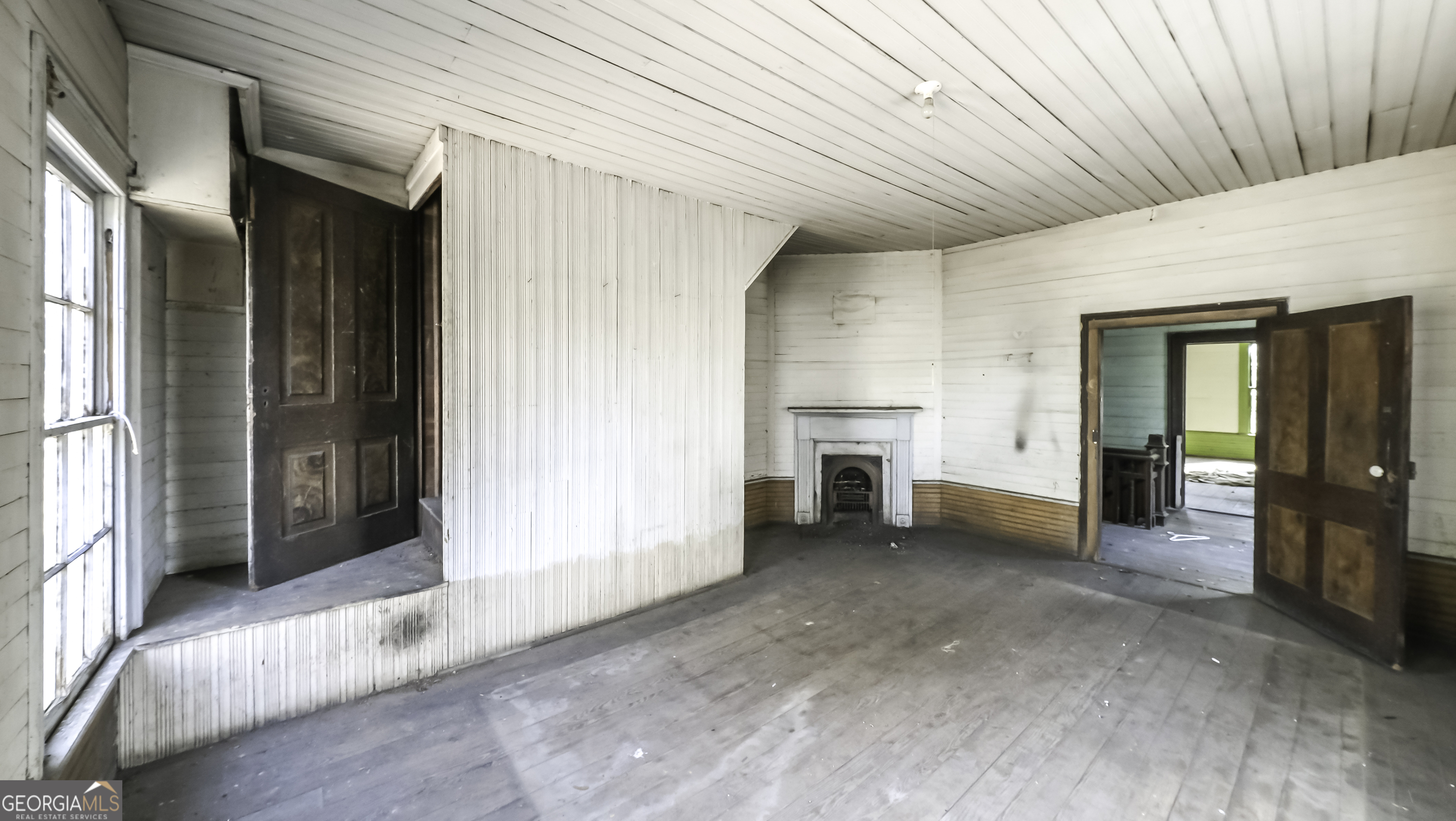 215 West Avenue