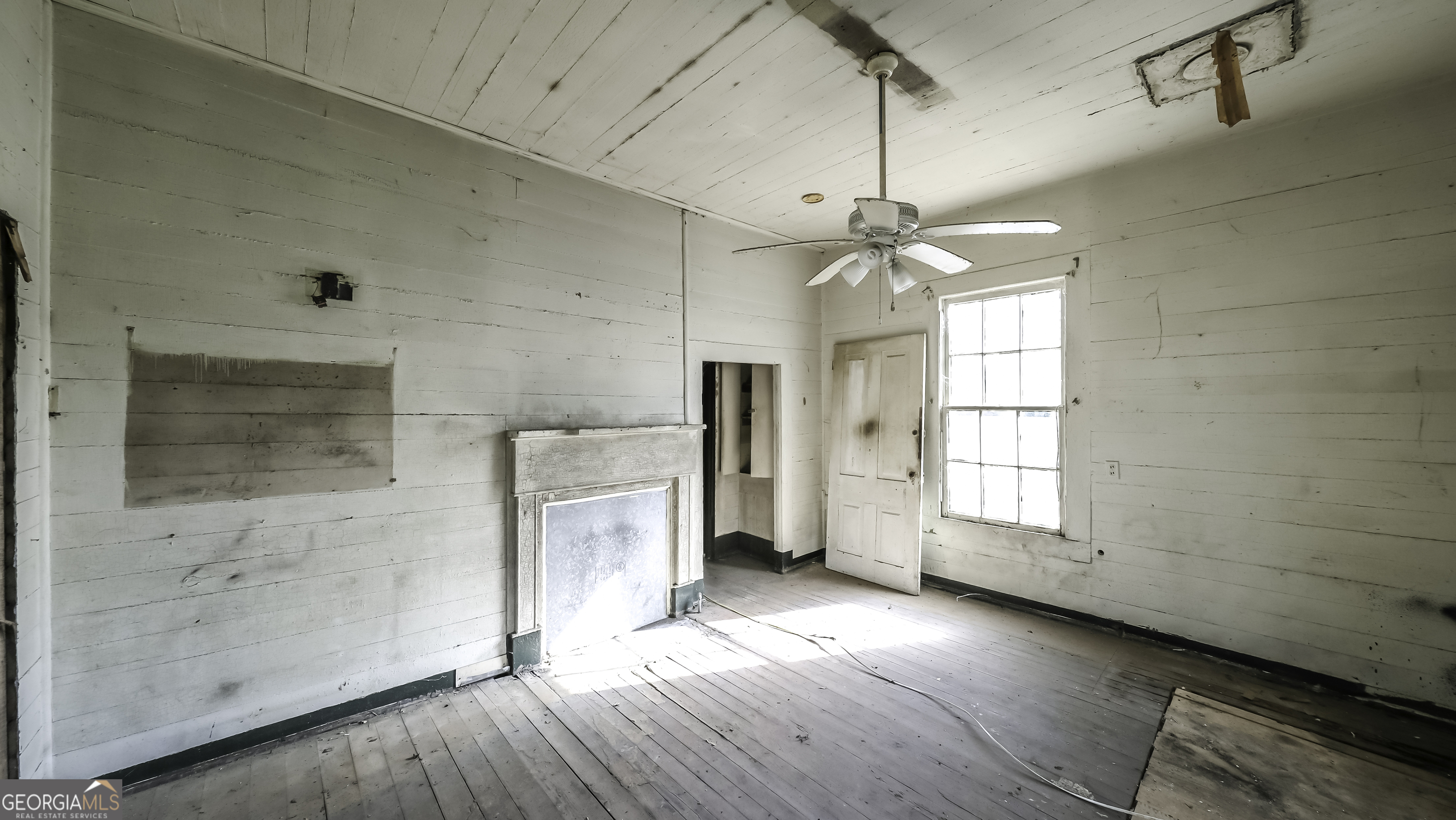 215 West Avenue