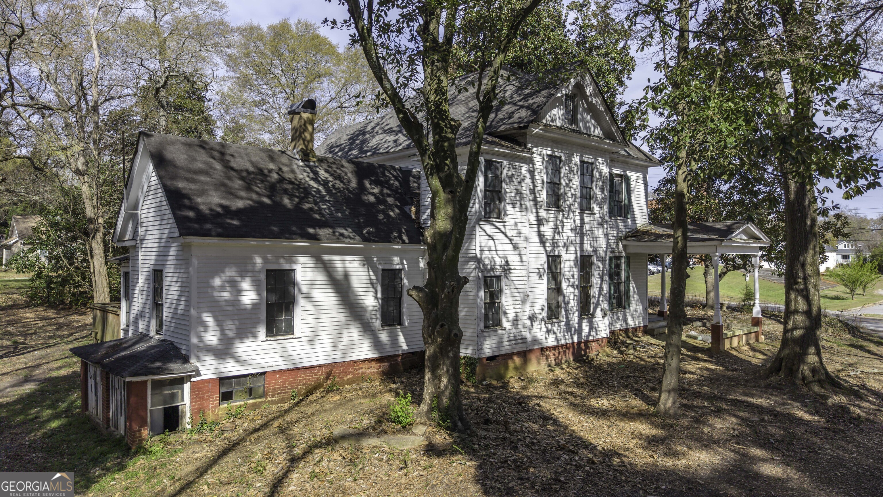 215 West Avenue