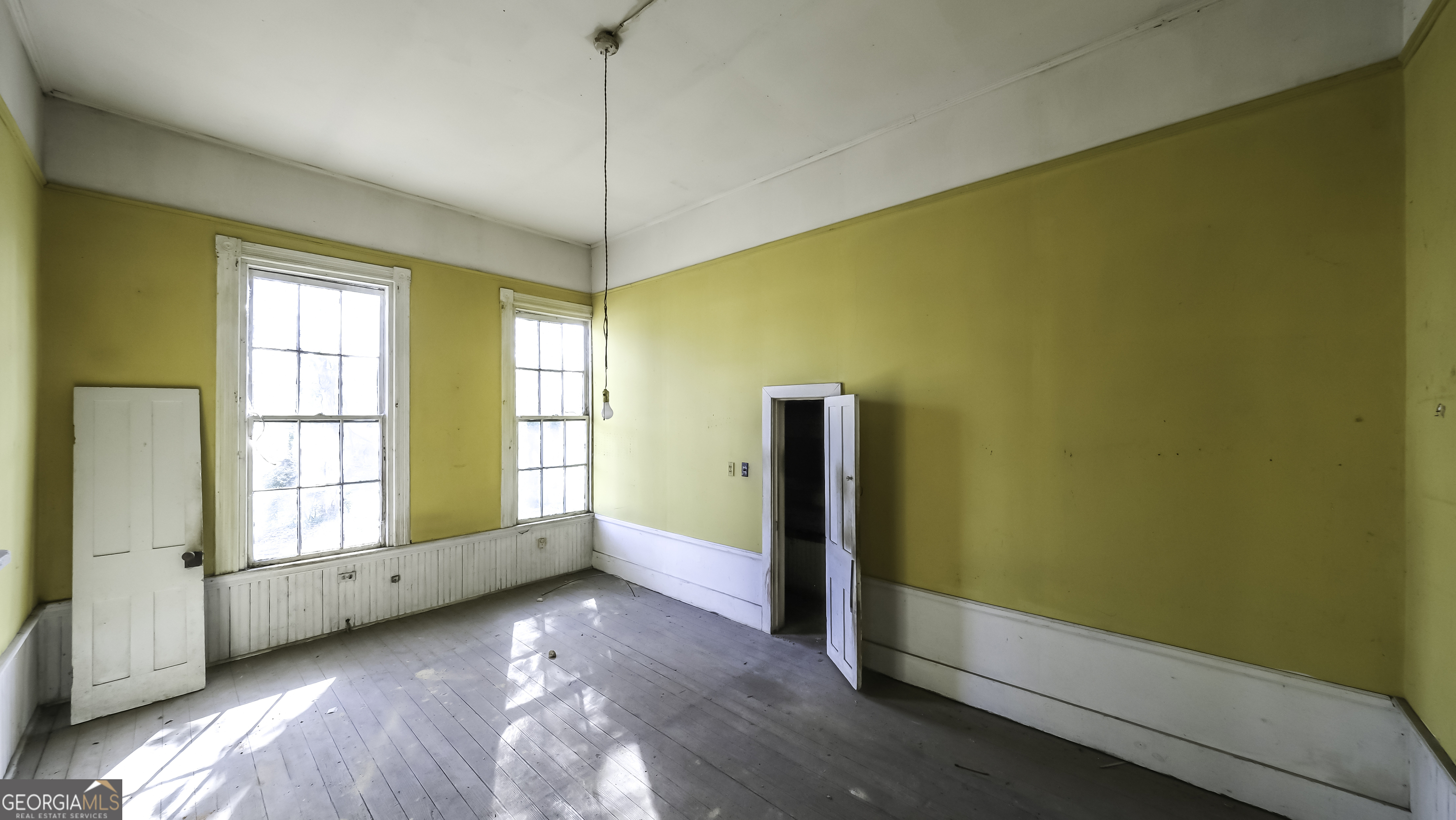 215 West Avenue