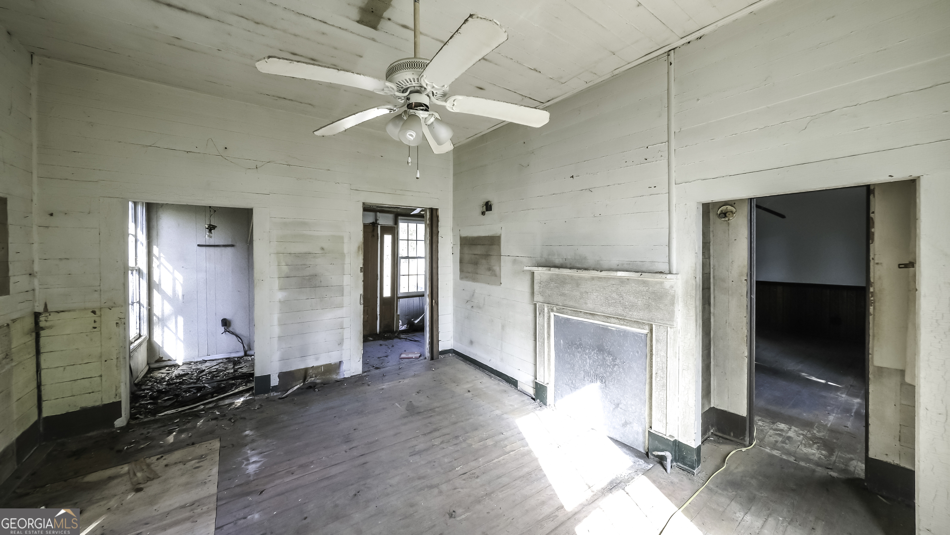 215 West Avenue