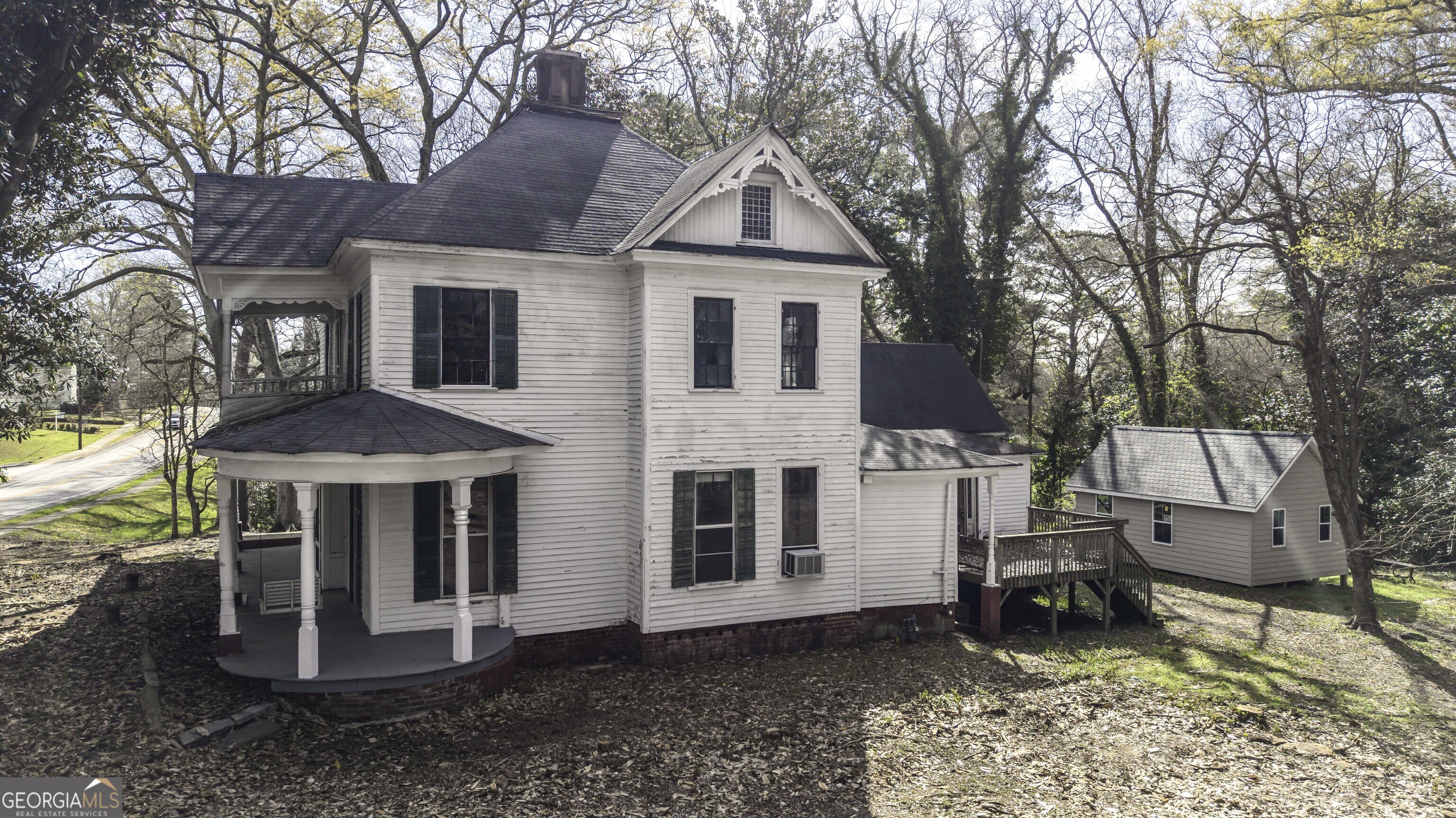 215 West Avenue