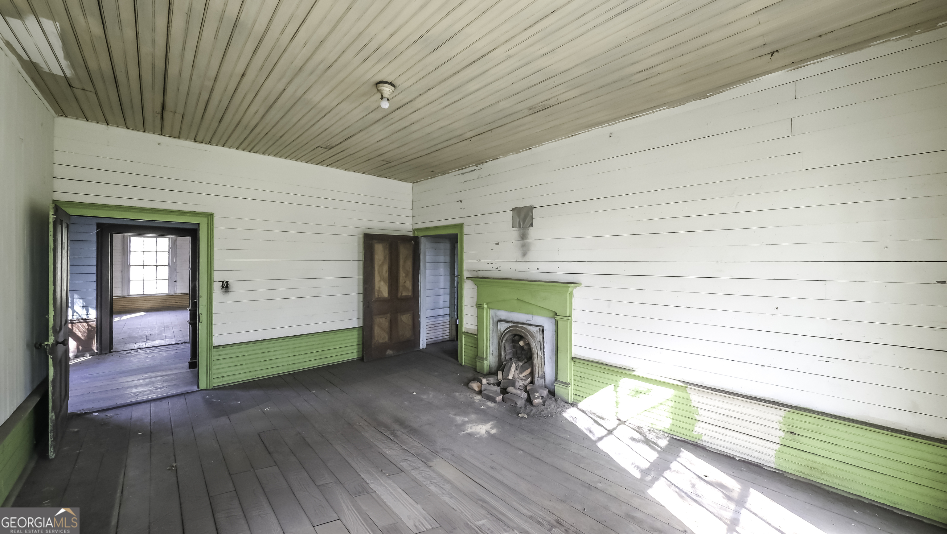 215 West Avenue