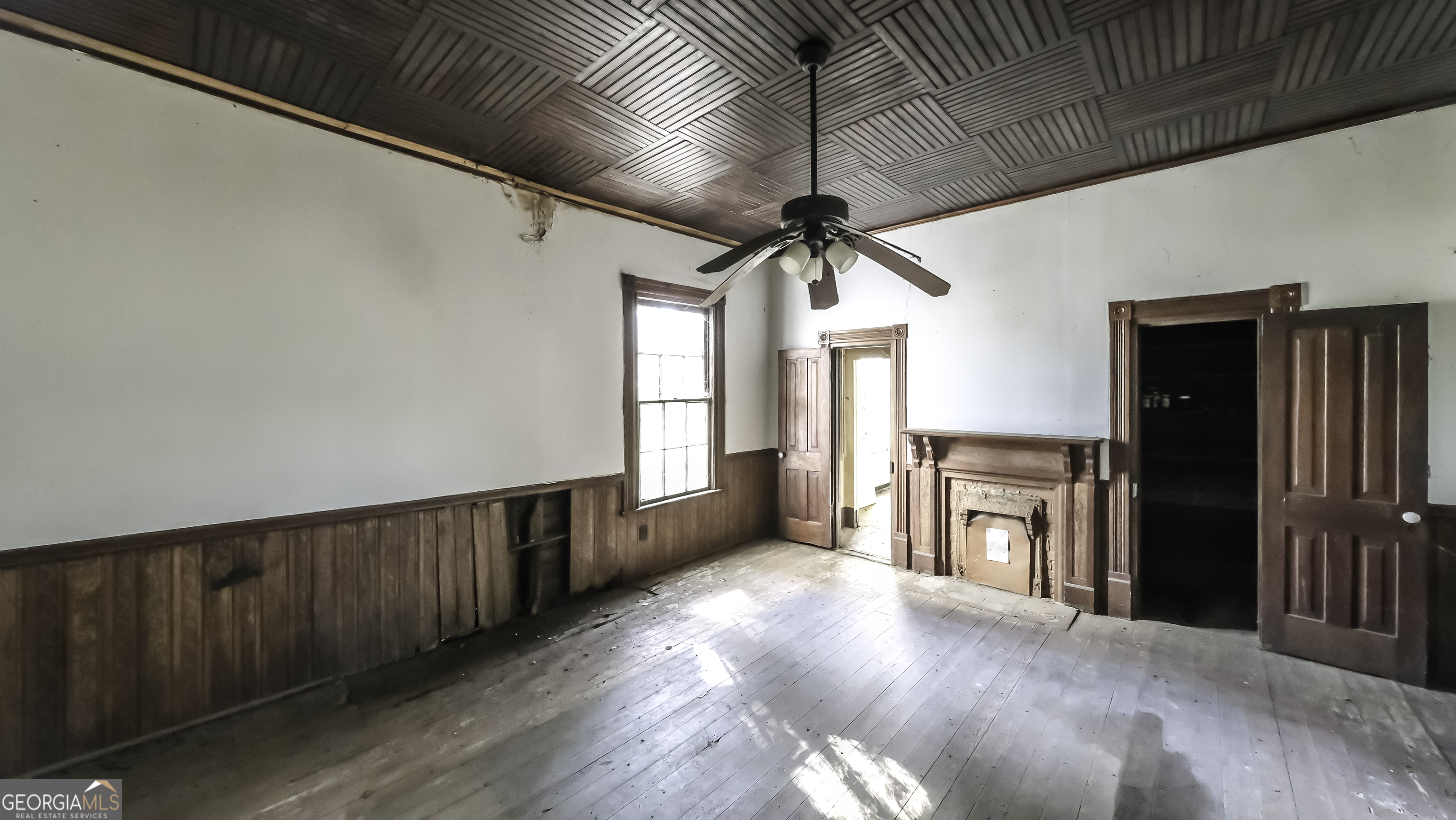 215 West Avenue