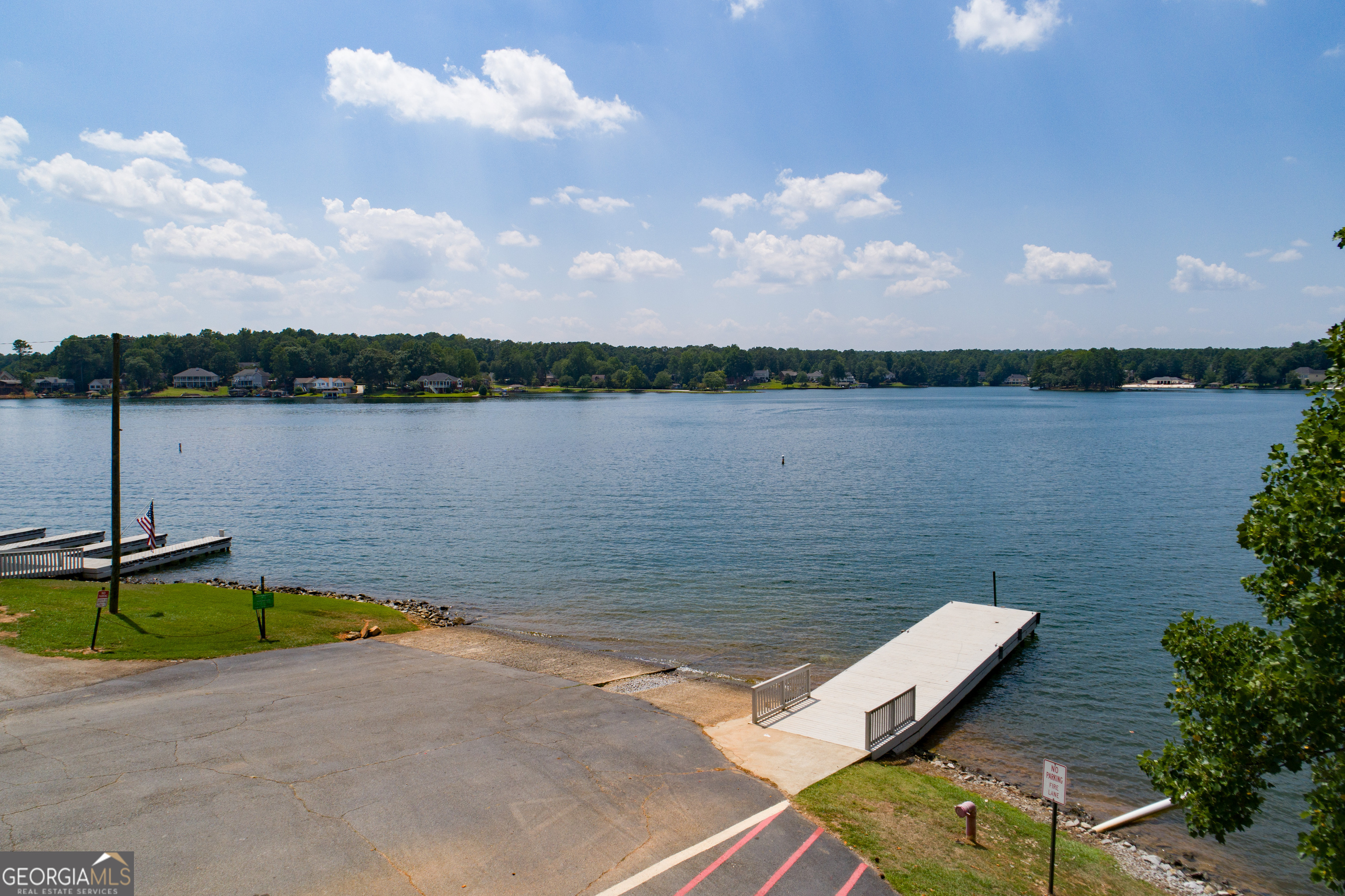 9018 Lakeview Parkway