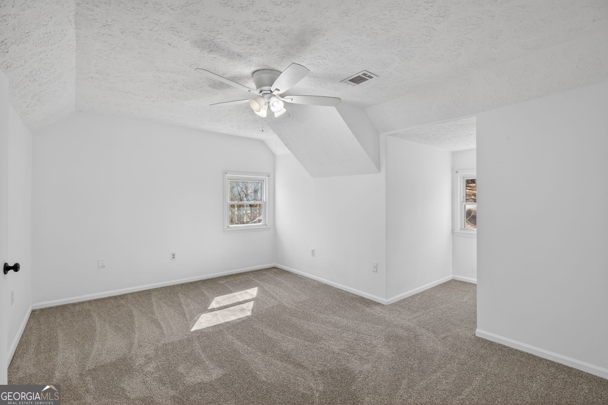9018 Lakeview Parkway