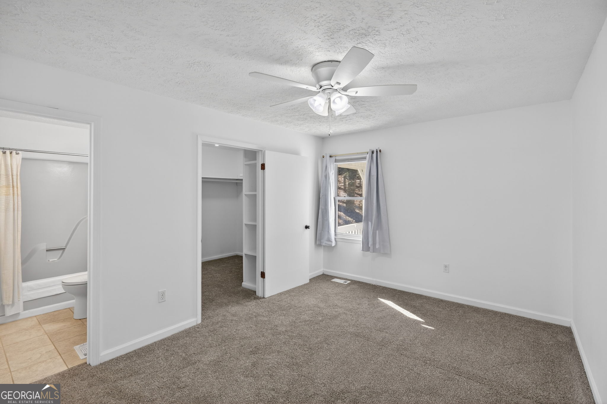 9018 Lakeview Parkway