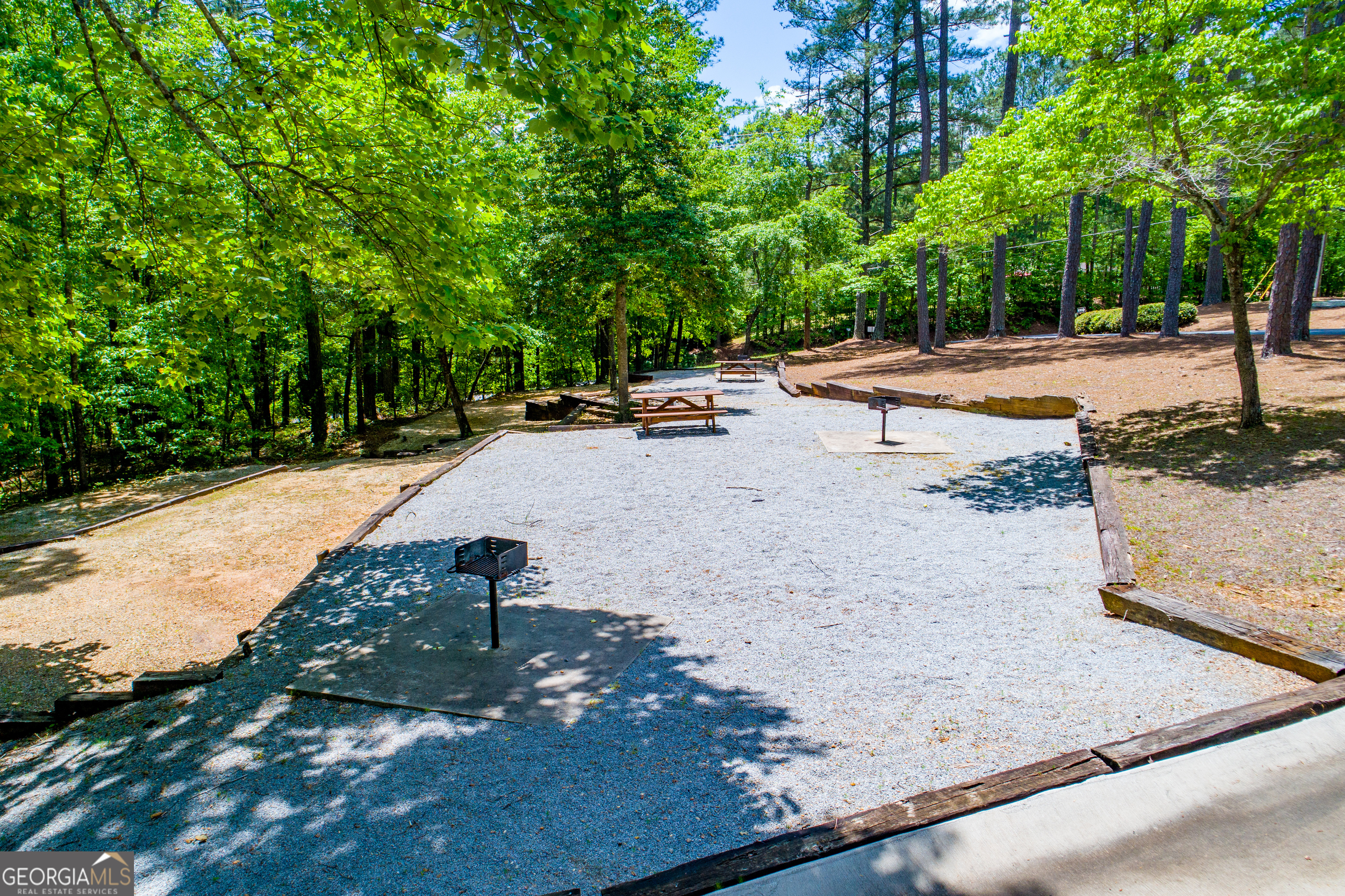 9018 Lakeview Parkway