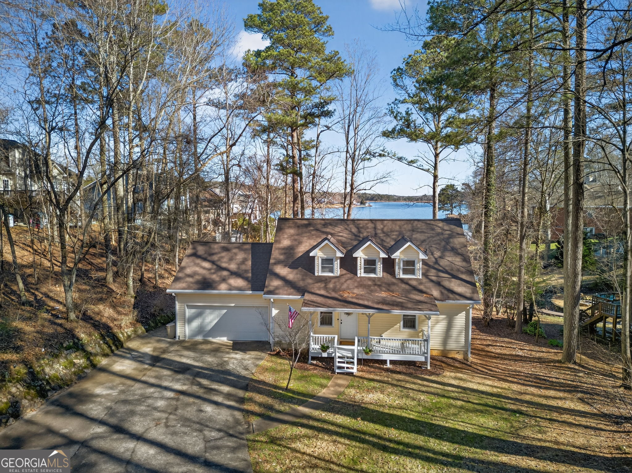 9018 Lakeview Parkway