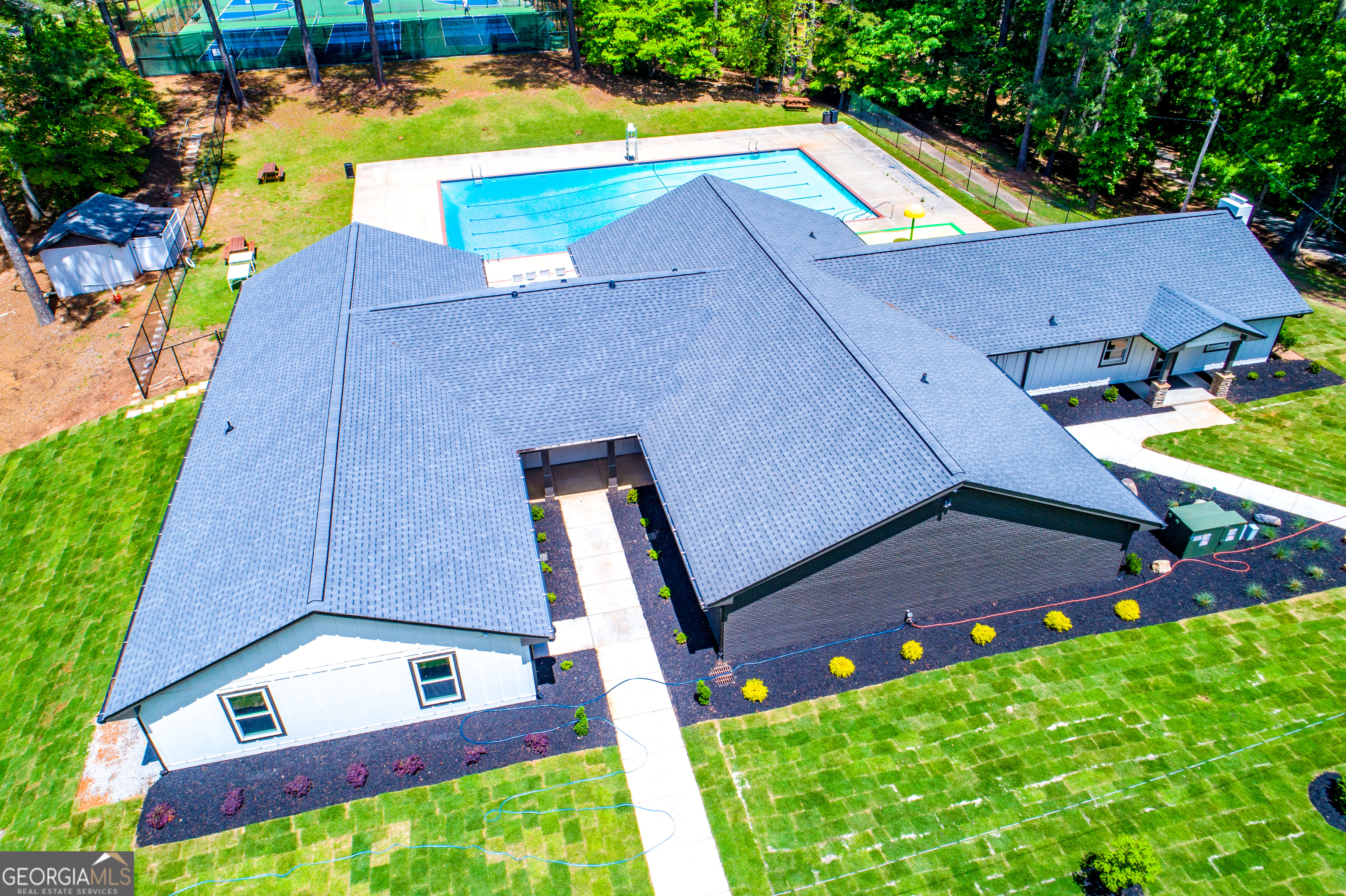 9018 Lakeview Parkway