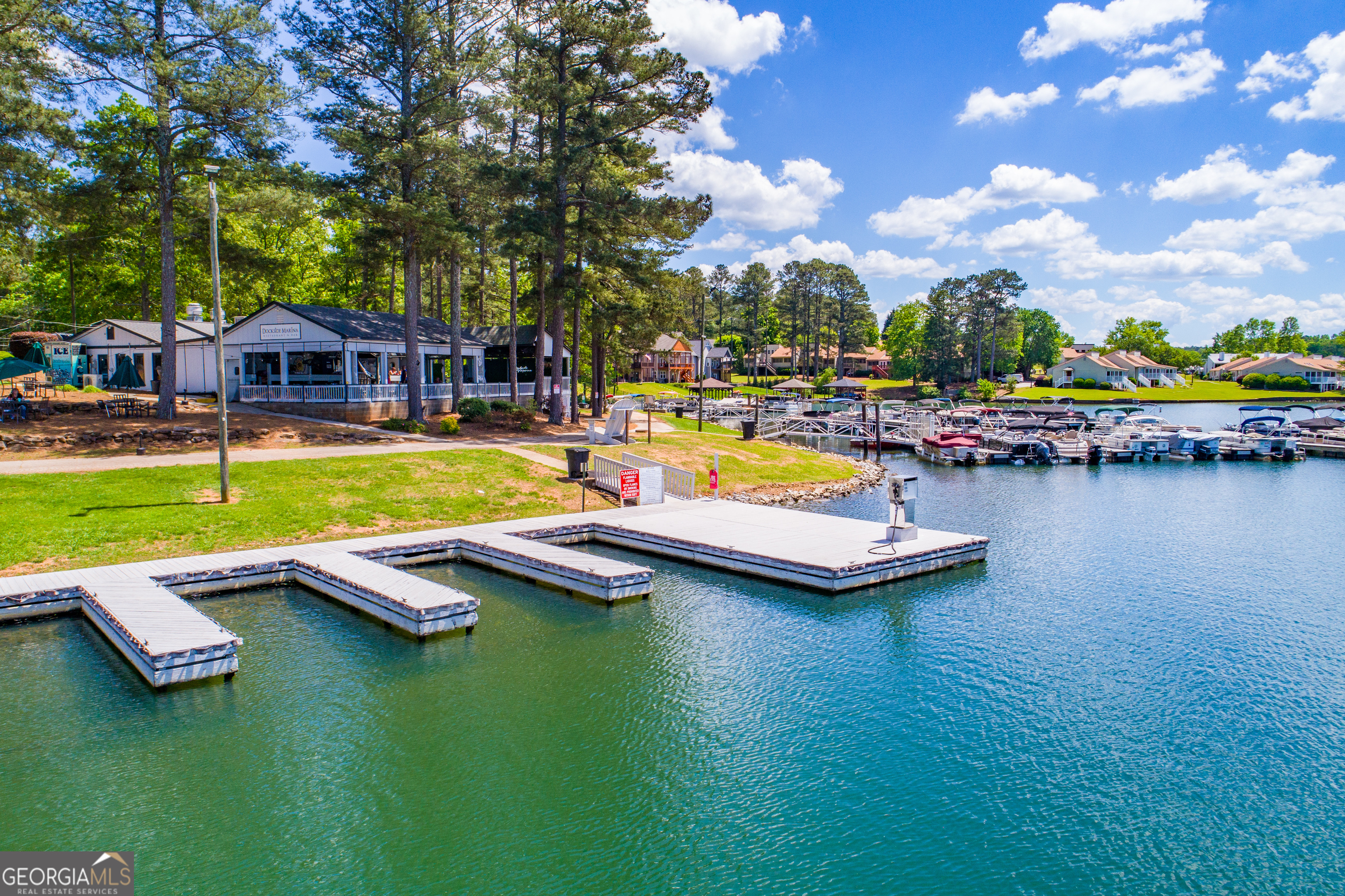 9018 Lakeview Parkway