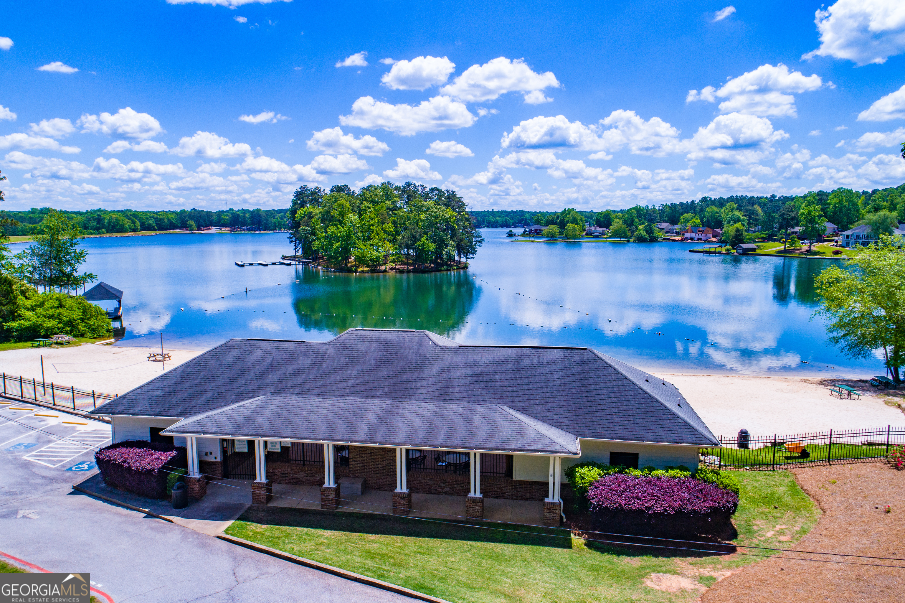 9018 Lakeview Parkway