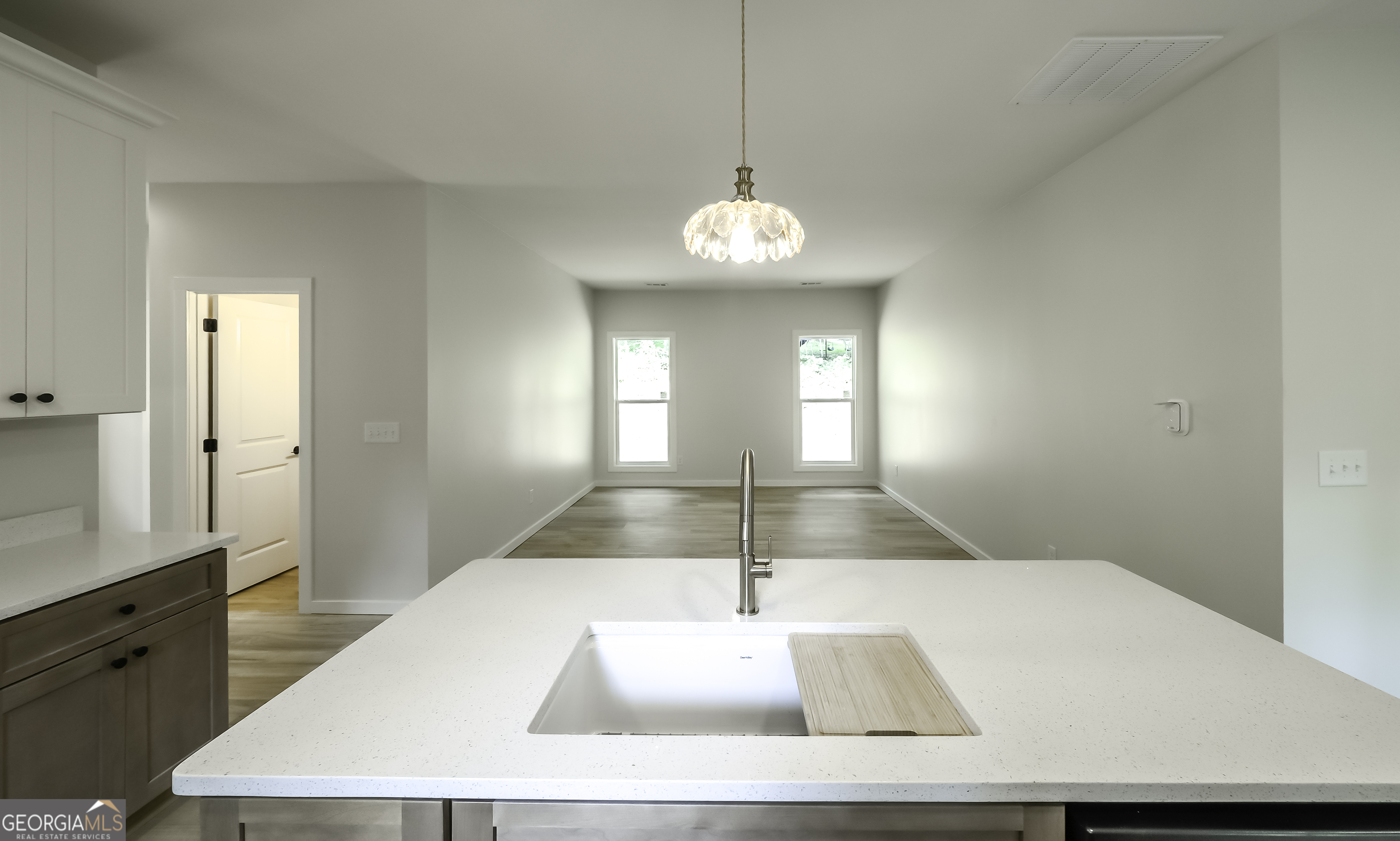 530 Tree Ridge