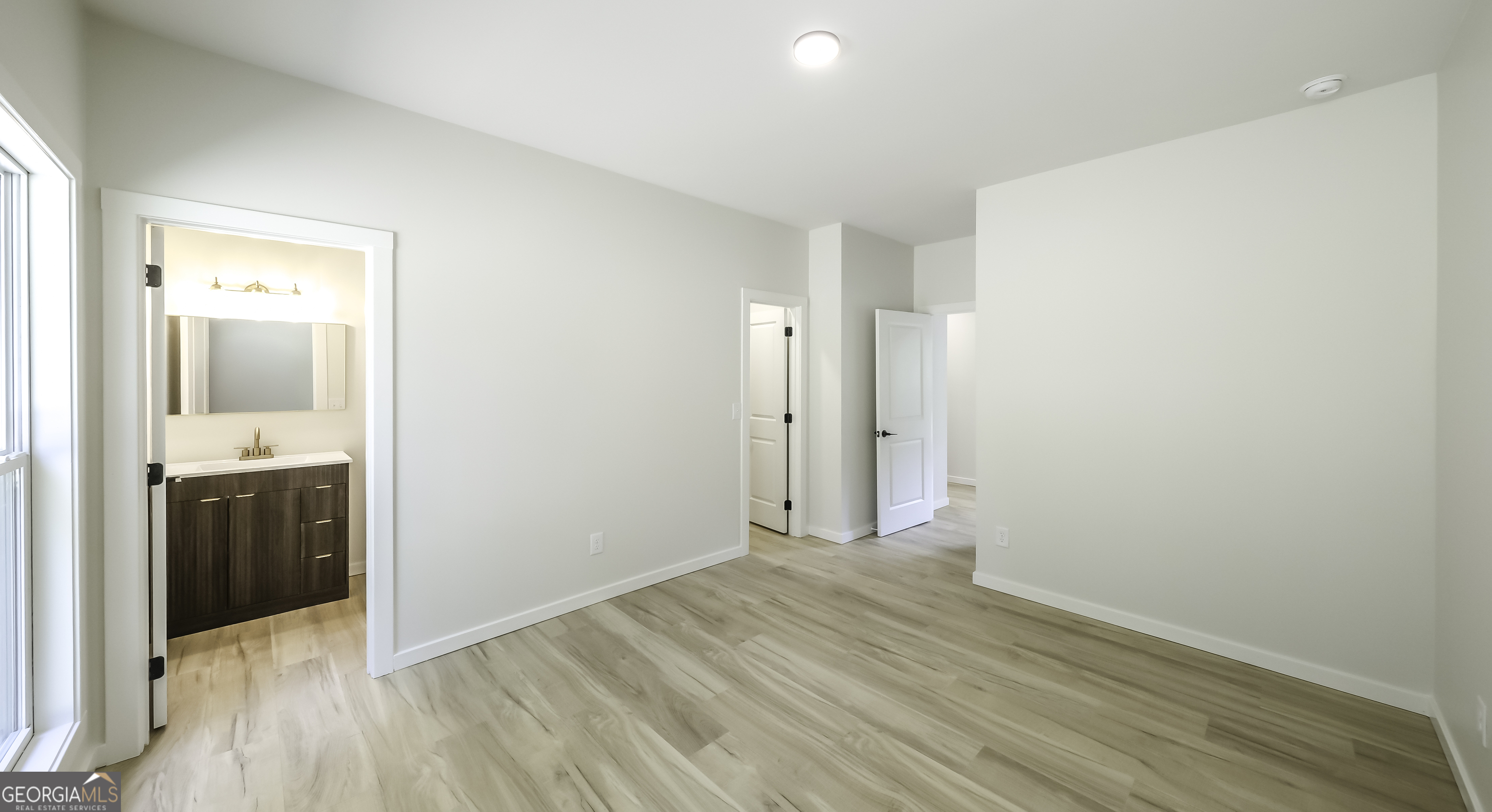 530 Tree Ridge