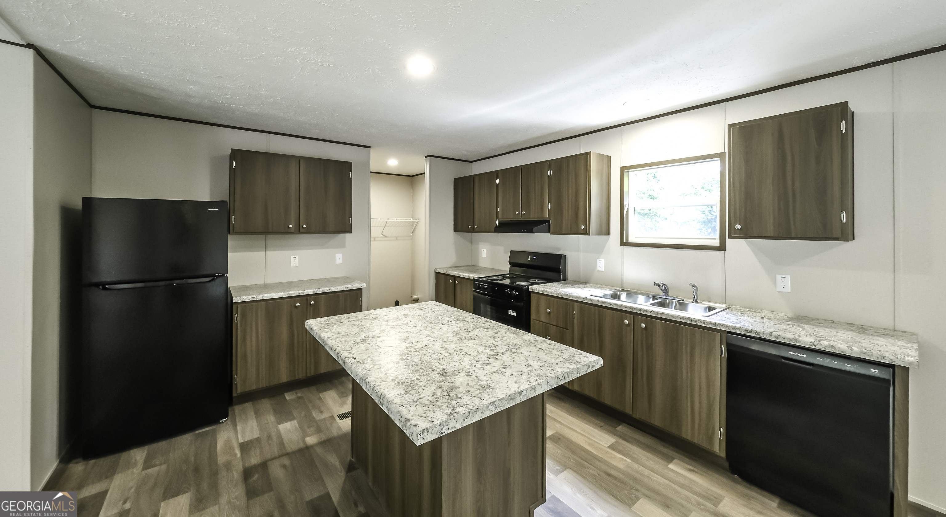 534 Tree Ridge