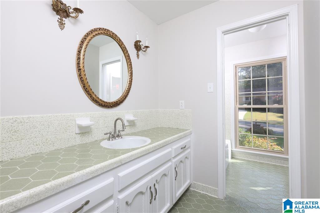 2339 DARTMOUTH CIRCLE