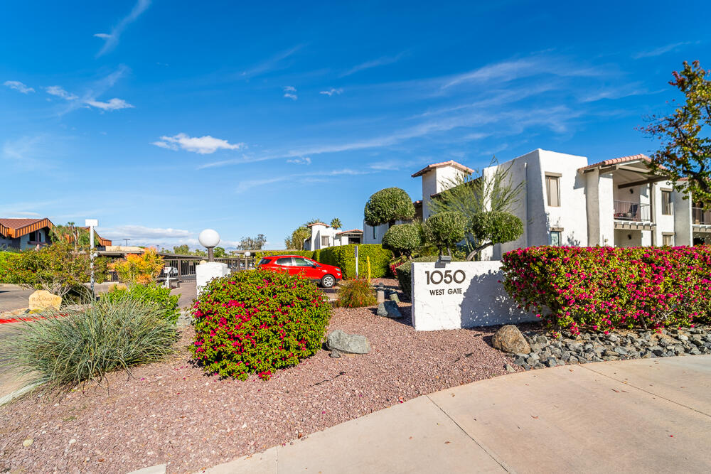 1050 E Ramon RD Unit: 116