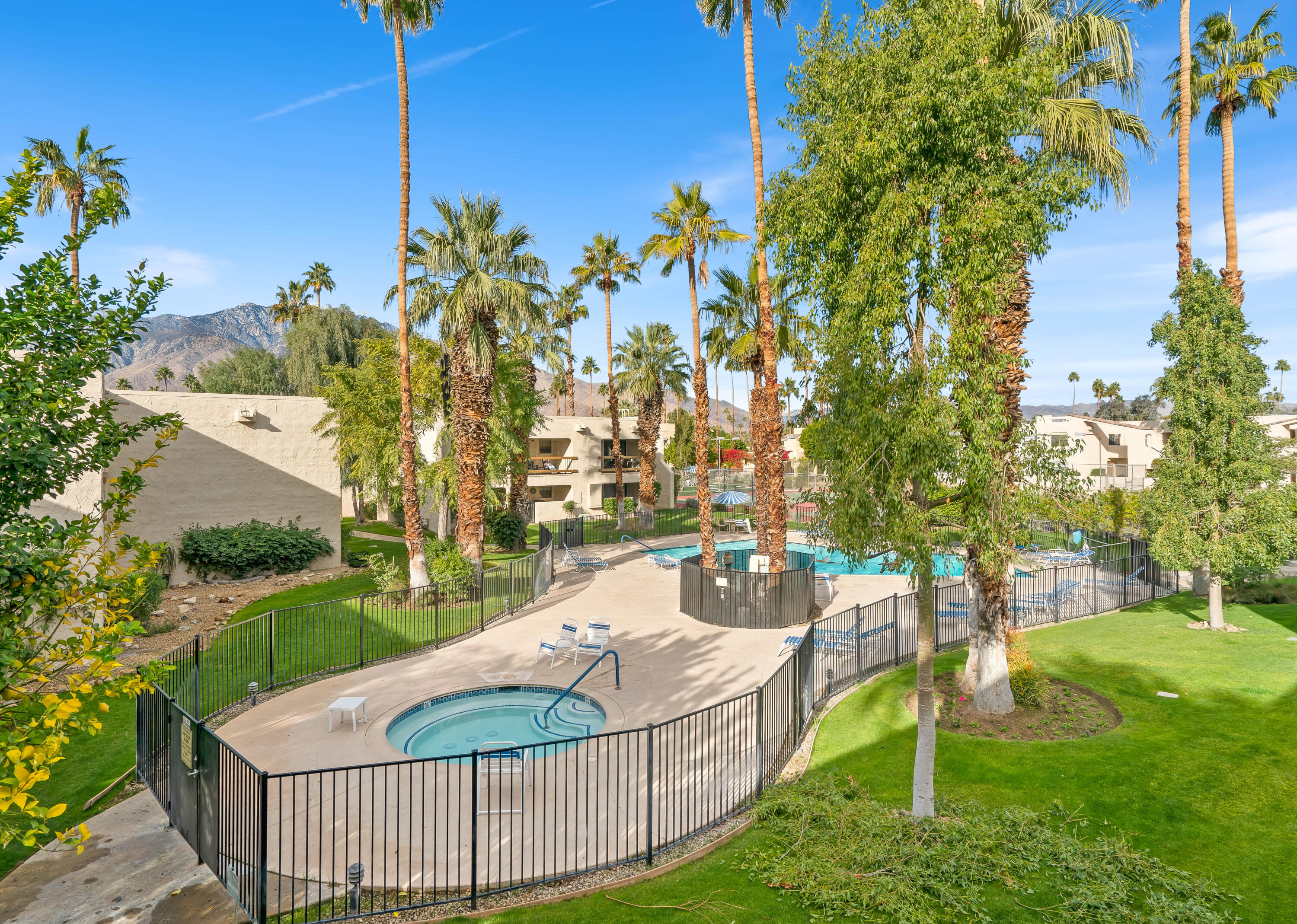 5300 E Waverly DR Unit: C4