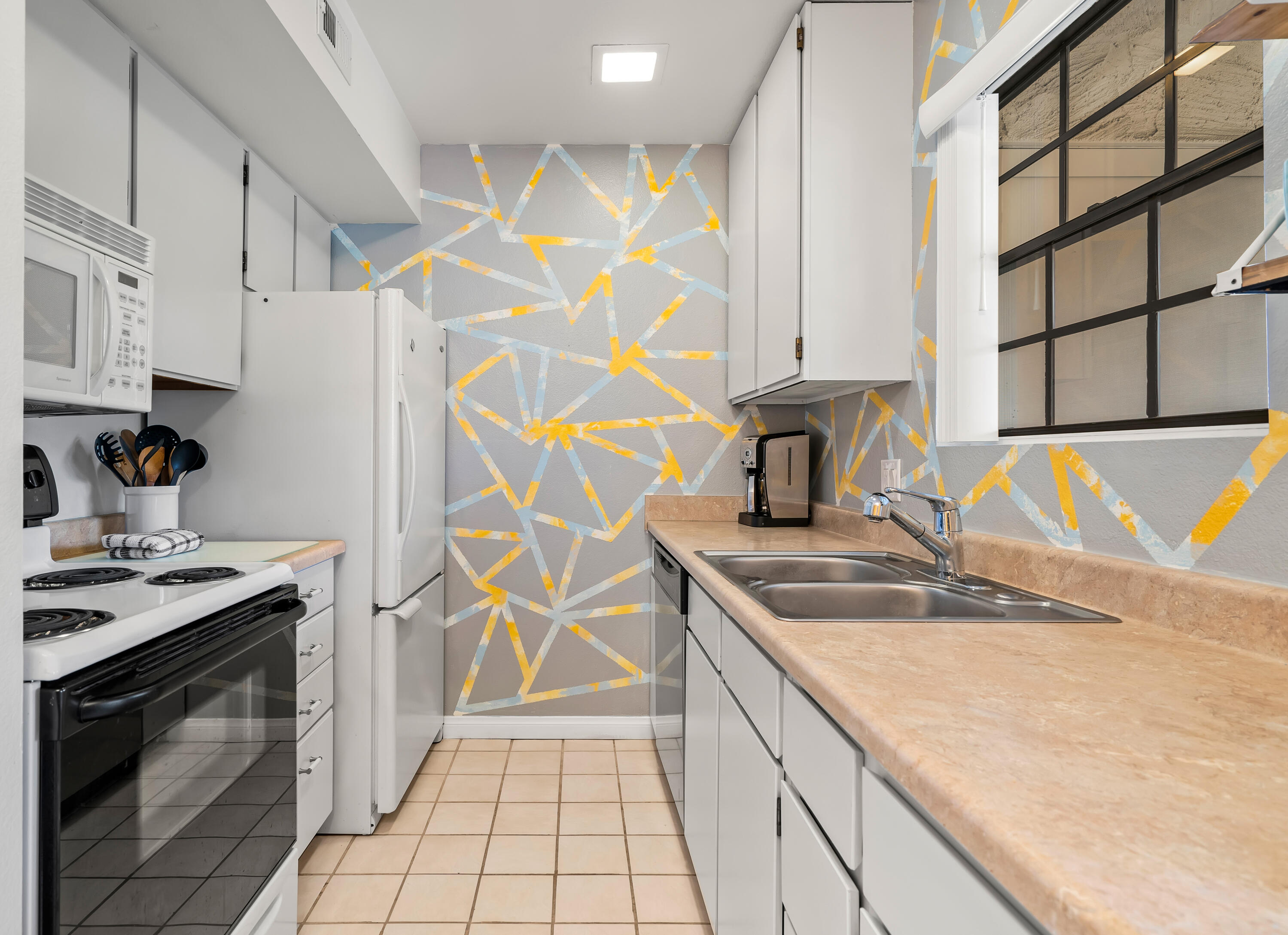 5300 E Waverly DR Unit: C4