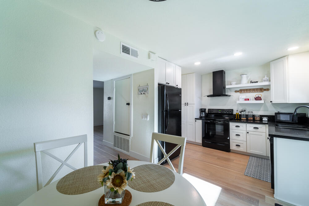 1268 E Ramon RD Unit: 9