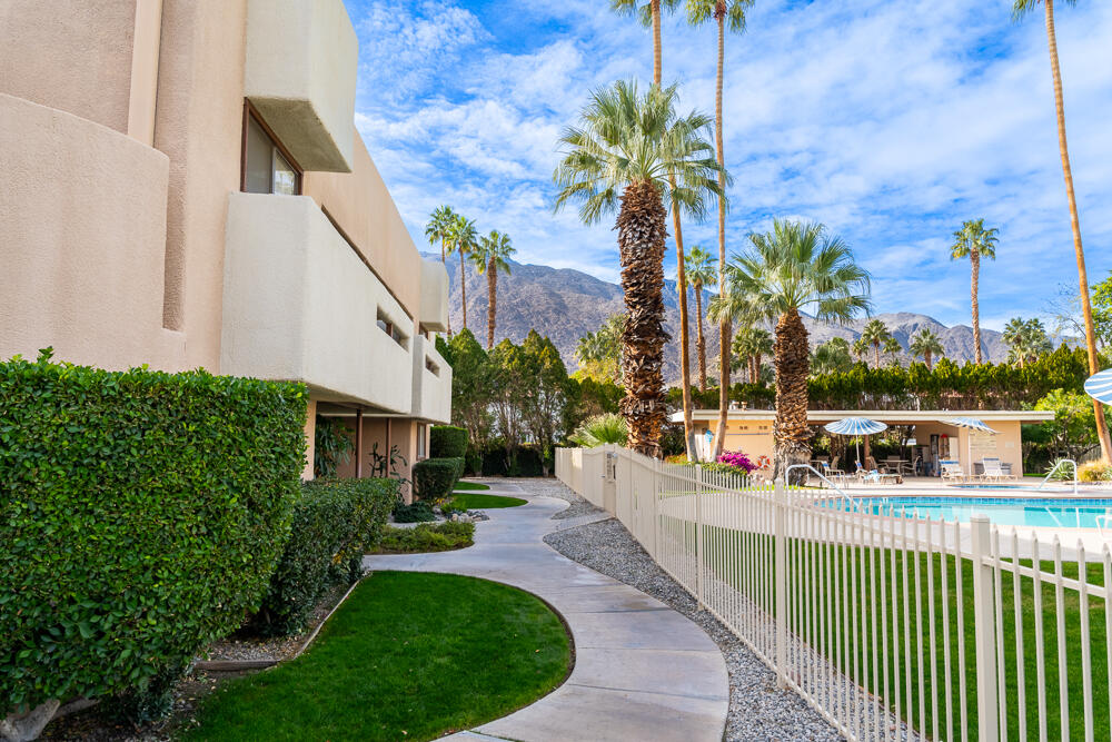 1268 E Ramon RD Unit: 9