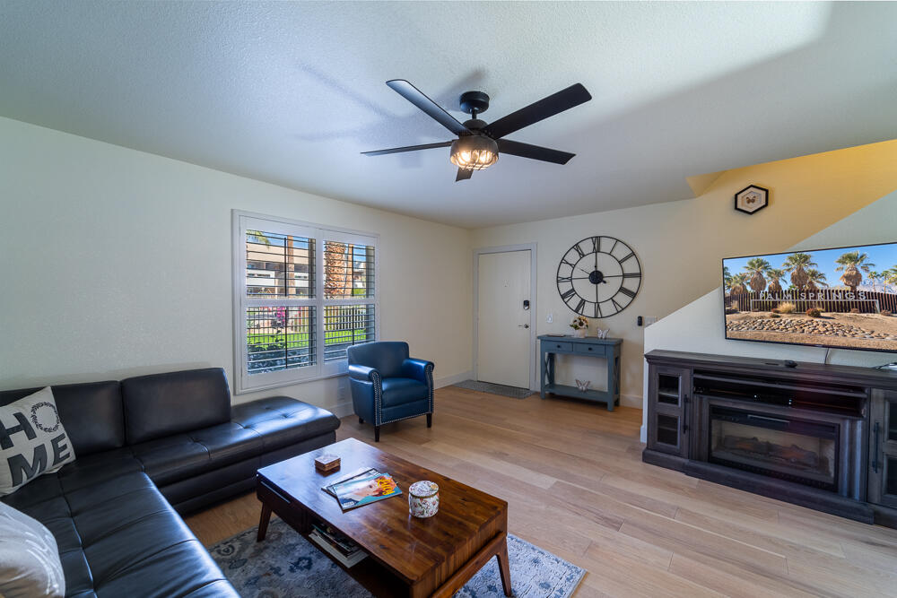 1268 E Ramon RD Unit: 9