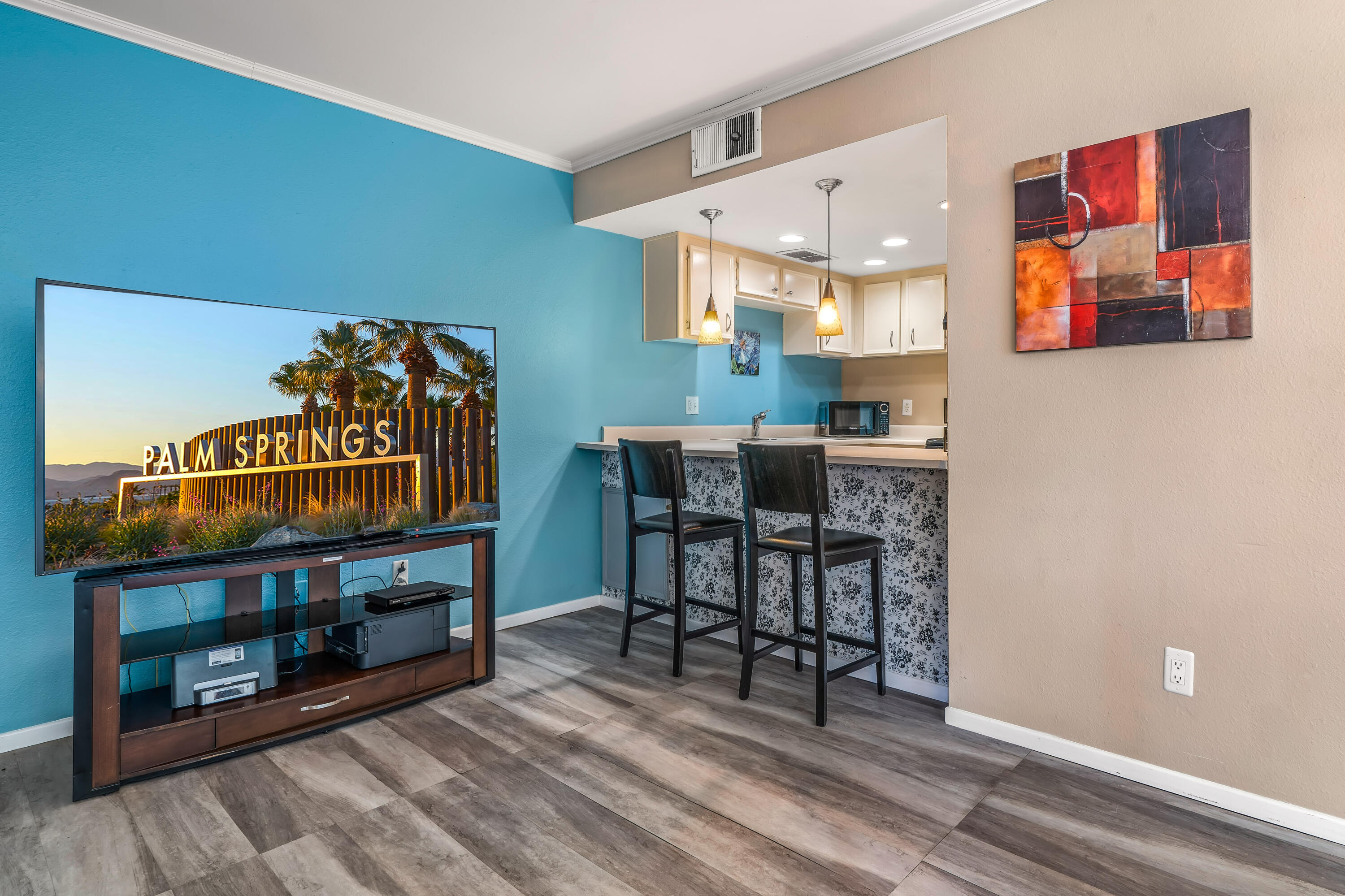 365 N Saturmino DR Unit: 15