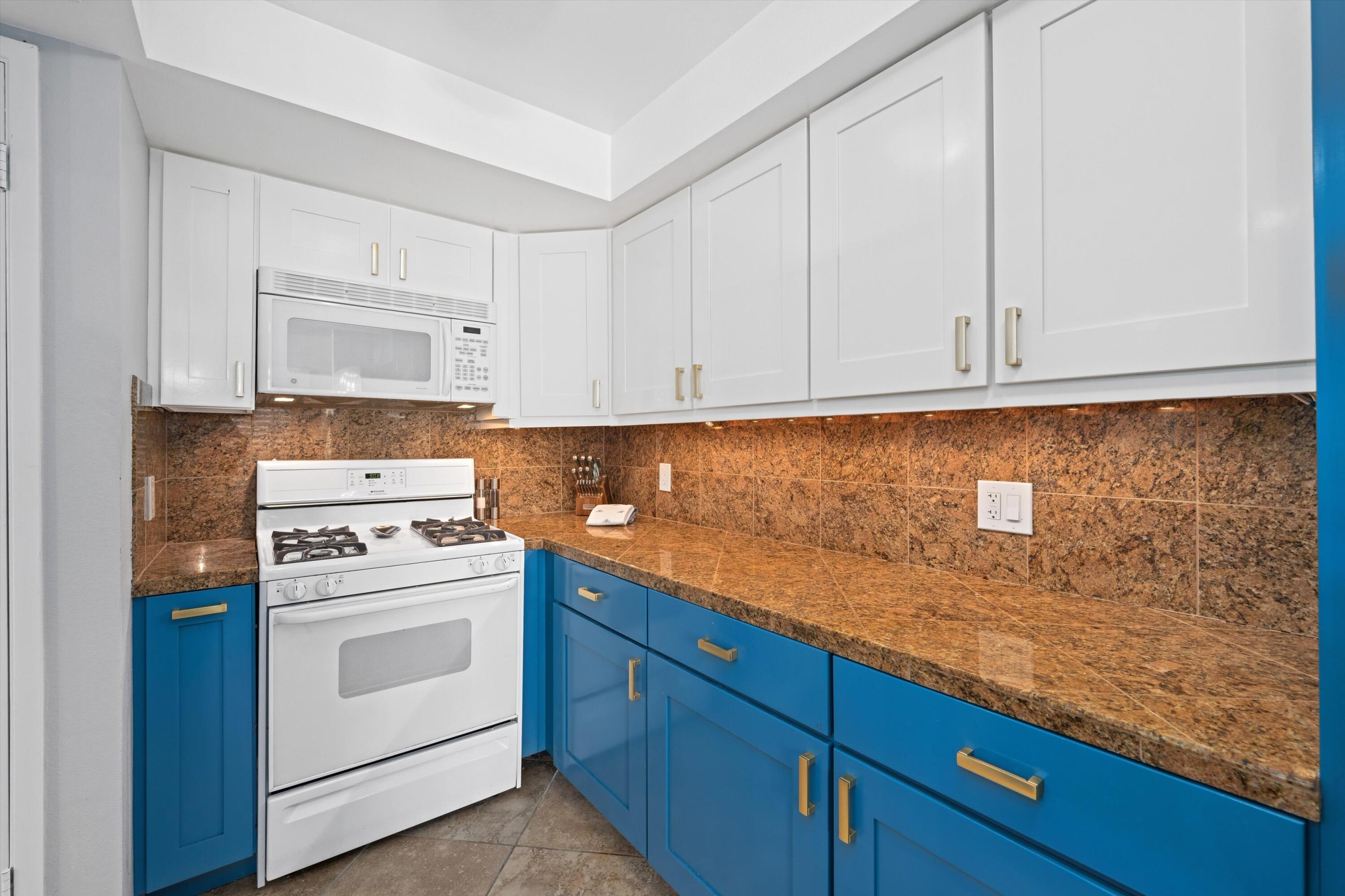 1150 E Palm Canyon DR Unit: 28