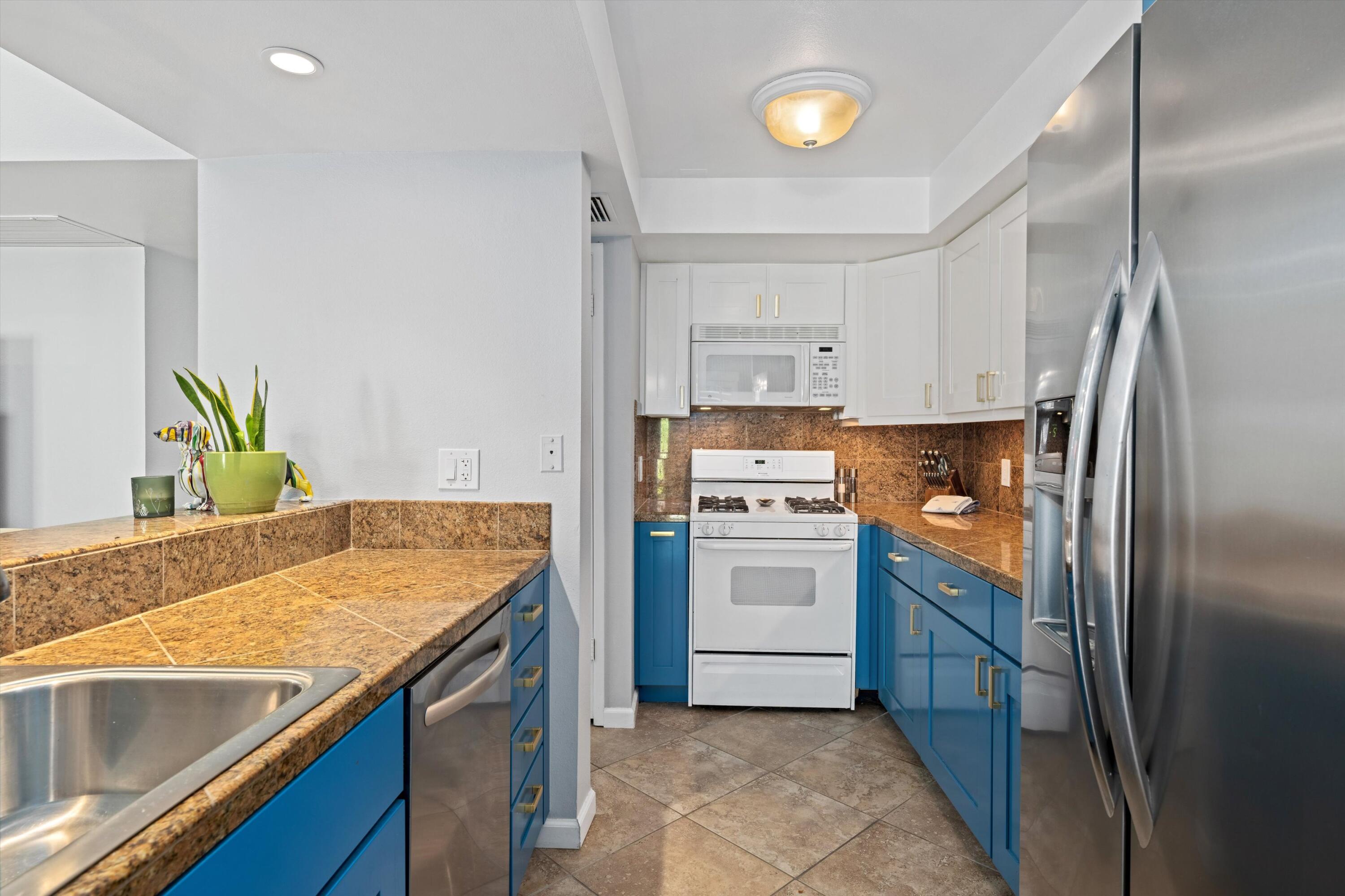 1150 E Palm Canyon DR Unit: 28