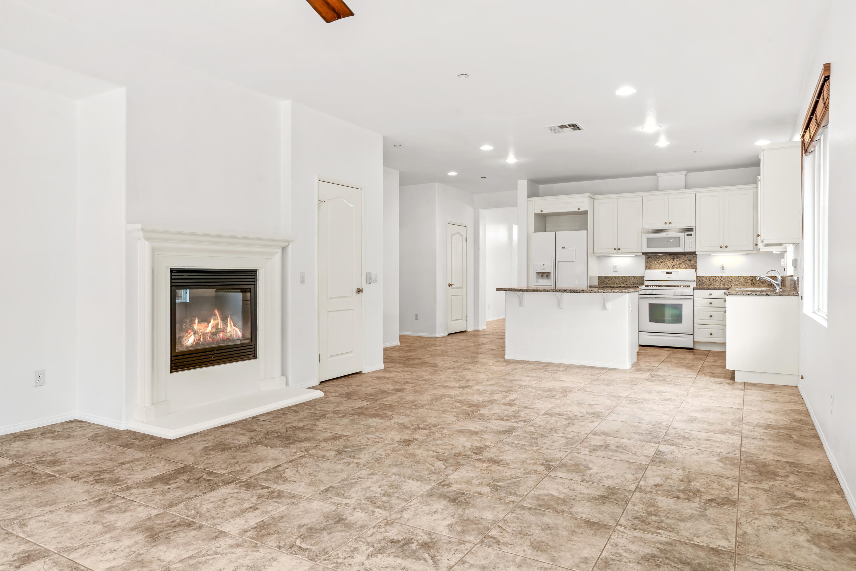 2651 Desert Breeze WAY