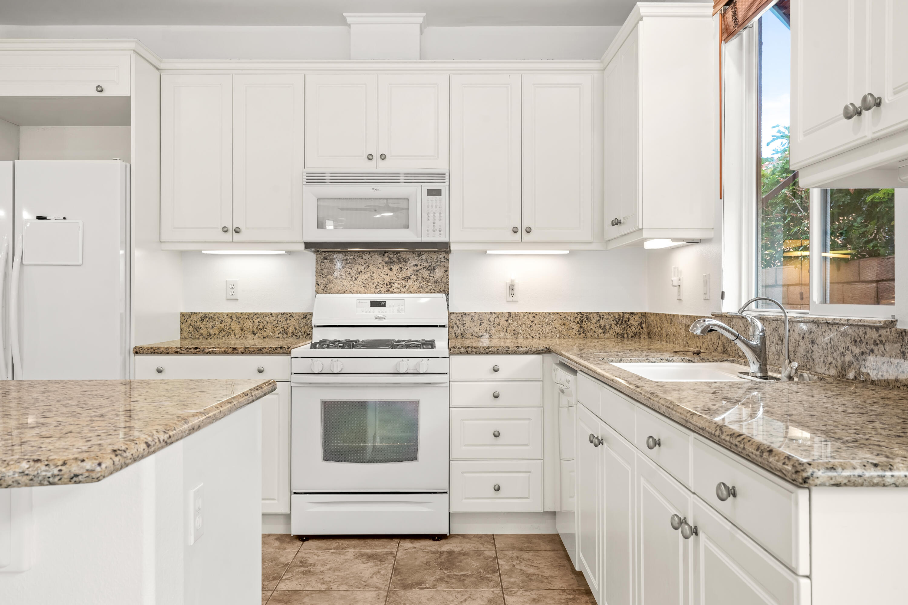 2651 Desert Breeze WAY