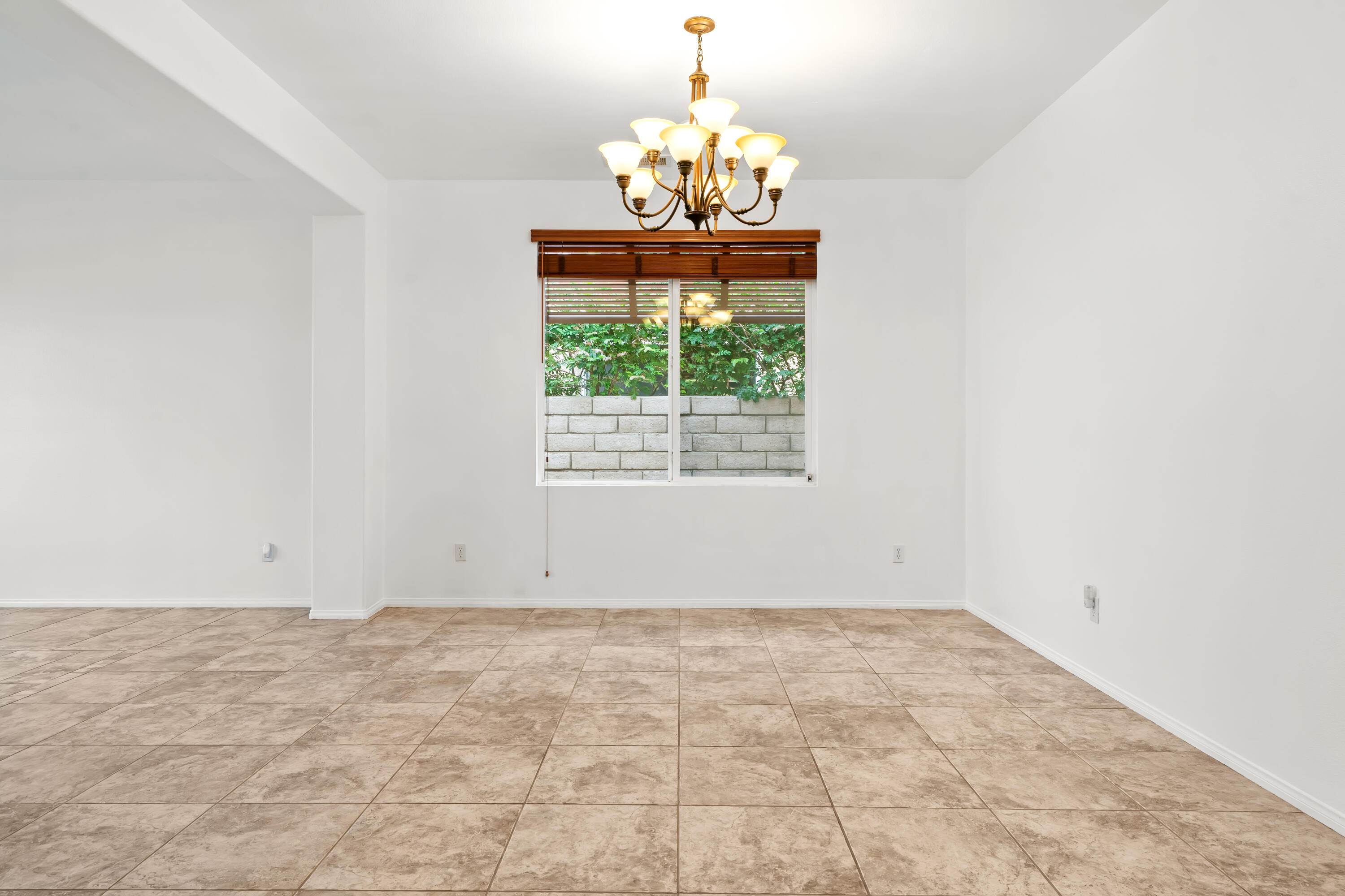 2651 Desert Breeze WAY