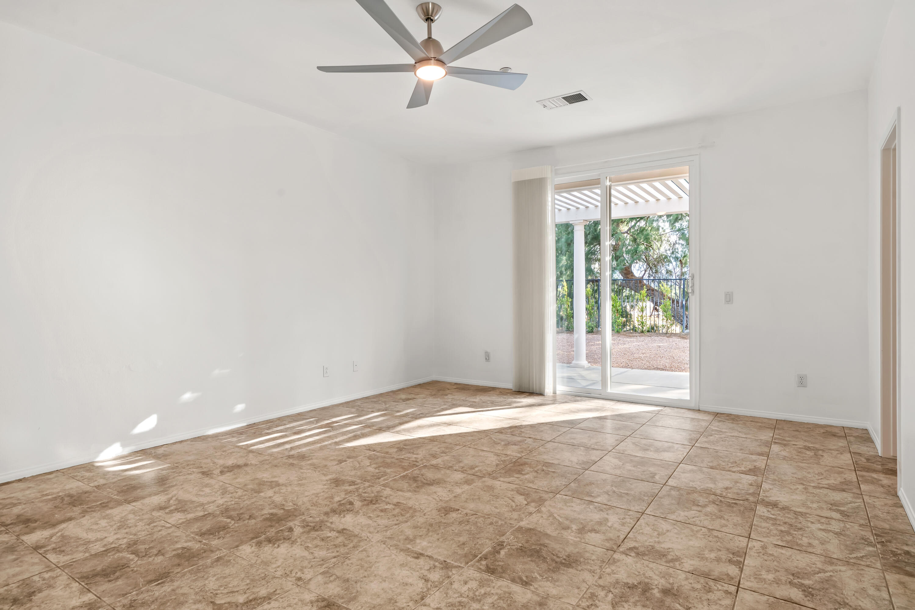 2651 Desert Breeze WAY